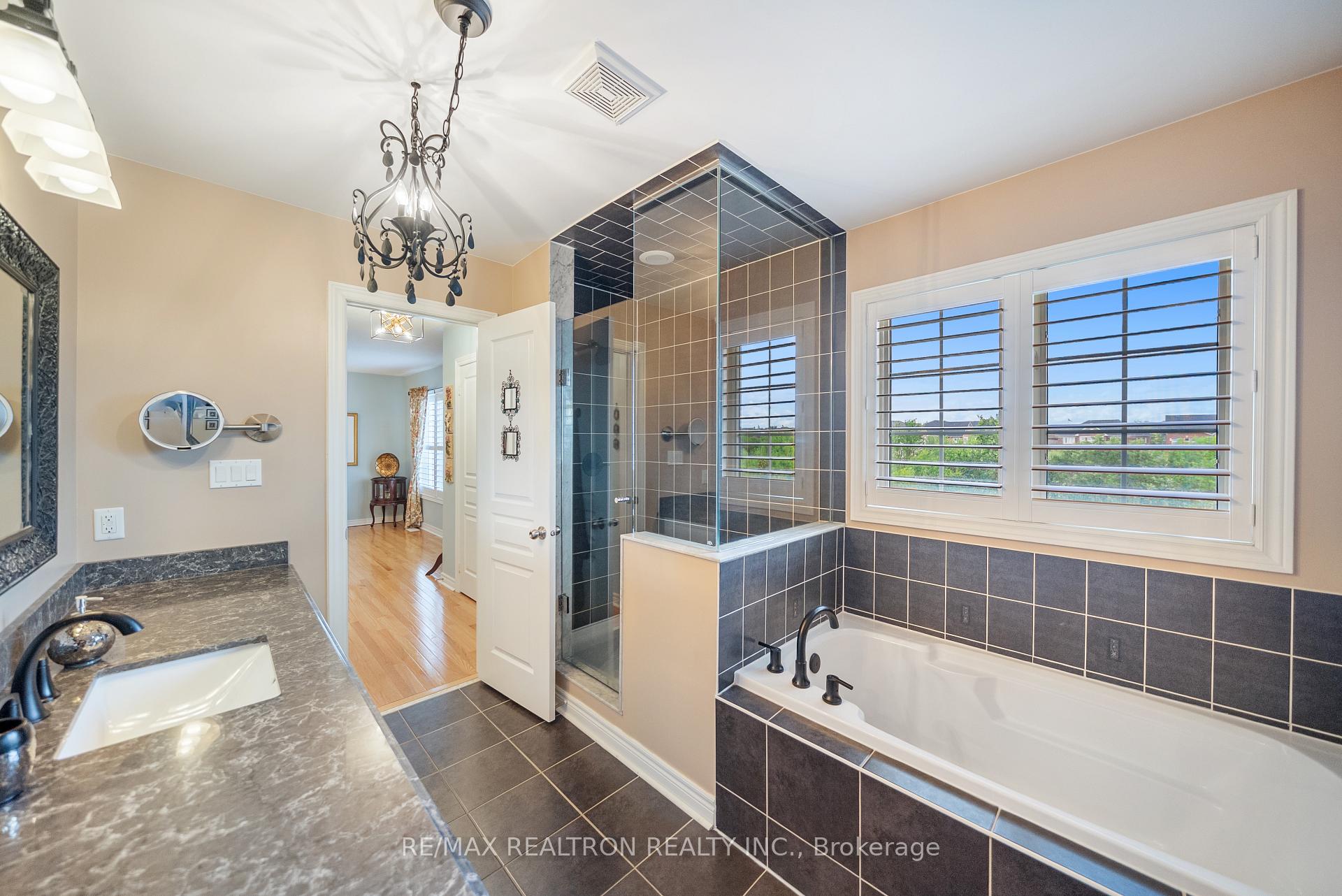 Photo 23 of 93 Timna Crescent, Vaughan, Patterson — HOMEH