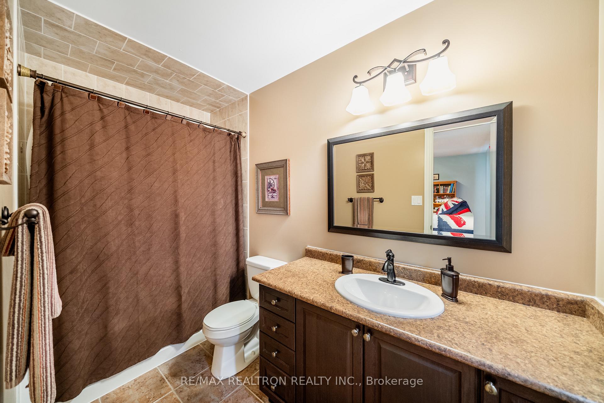 Photo 25 of 93 Timna Crescent, Vaughan, Patterson — HOMEH
