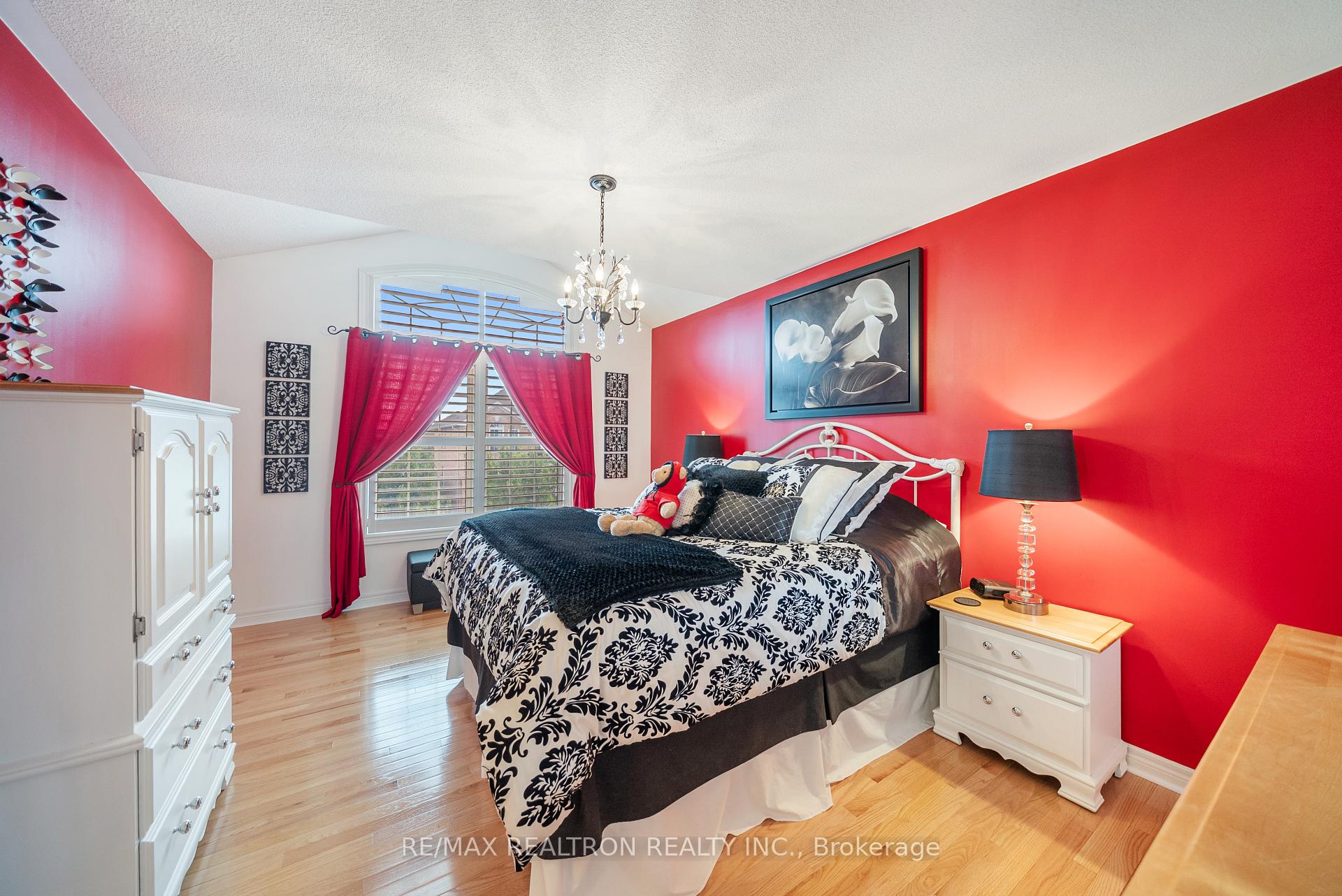 Photo 26 of 93 Timna Crescent, Vaughan, Patterson — HOMEH