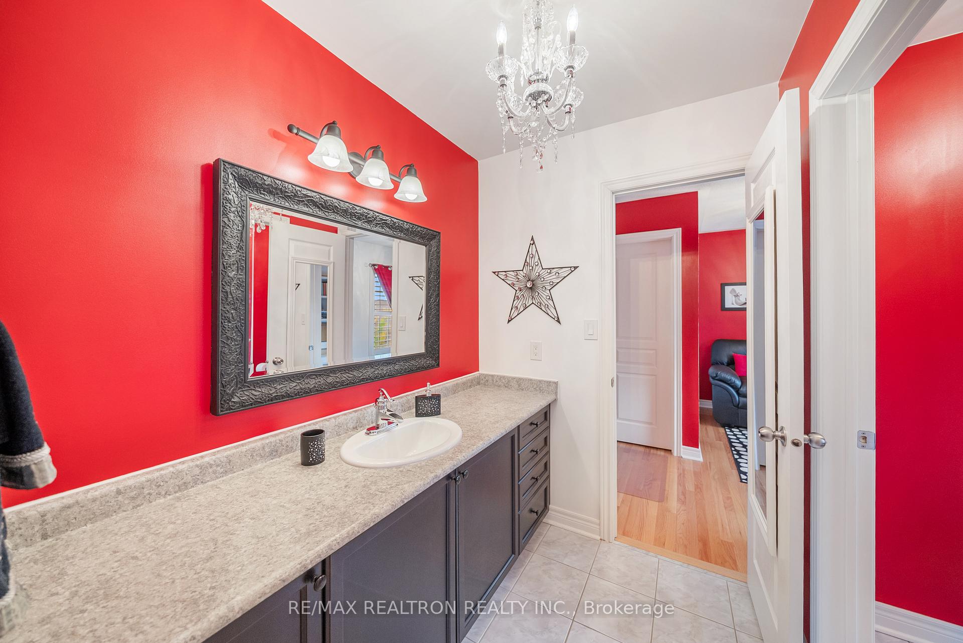 Photo 27 of 93 Timna Crescent, Vaughan, Patterson — HOMEH