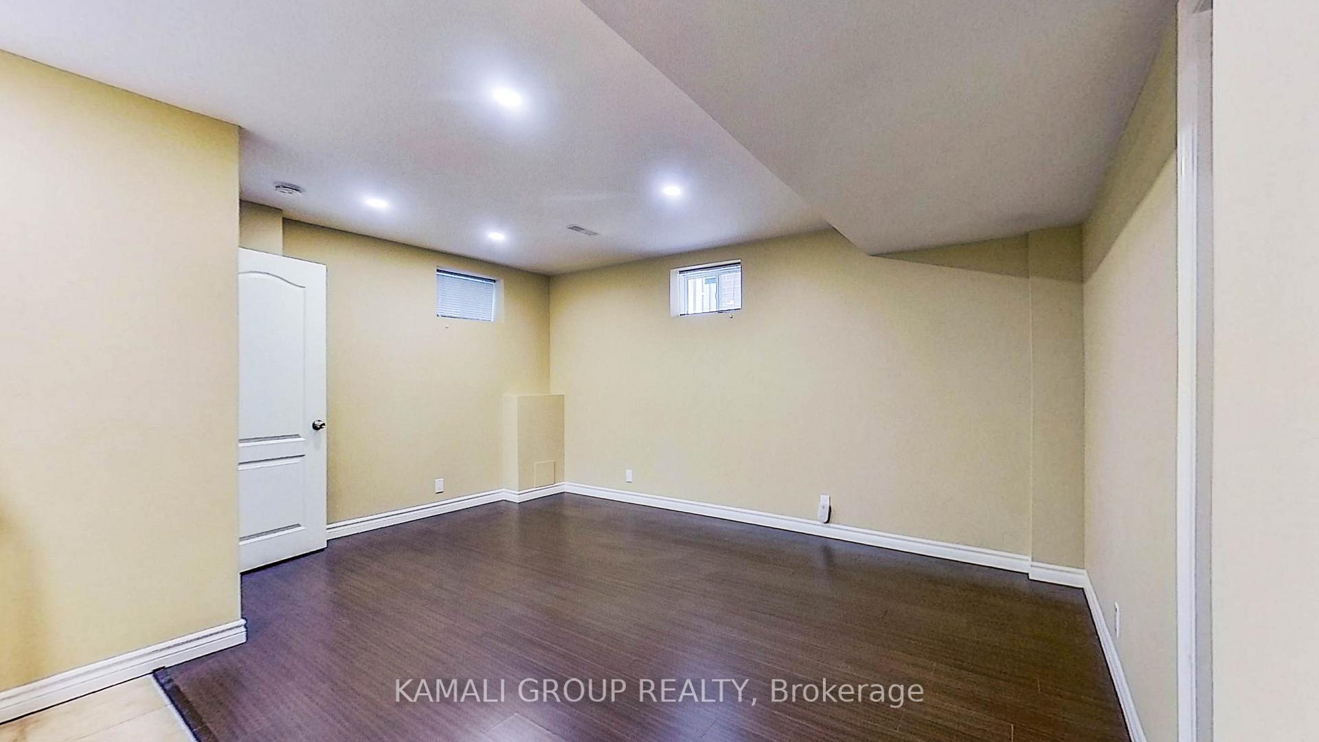 Photo 4 of Unit Bsmt #1, 156 Townsgate Drive, Vaughan, Crestwood-Springfarm-Yorkhill — HOMEH