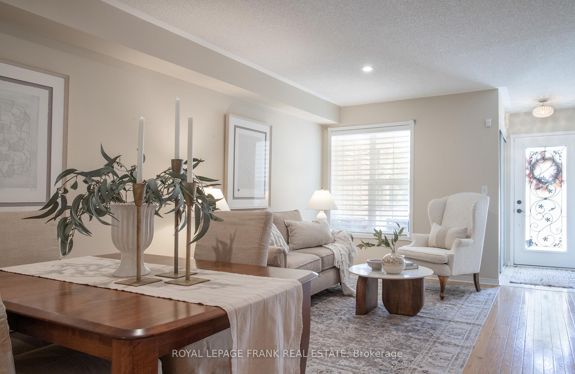Photo 5 of 33 Bexley Crescent E, Whitby, Brooklin — HOMEH