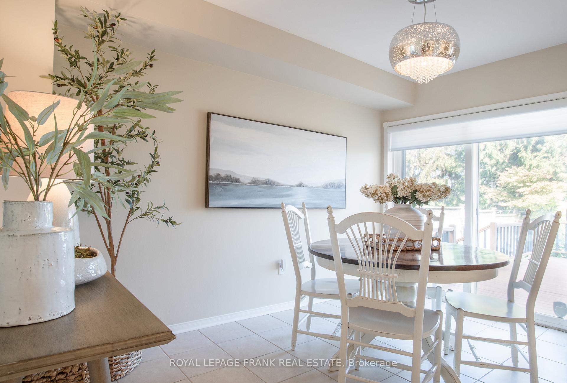 Photo 12 of 33 Bexley Crescent E, Whitby, Brooklin — HOMEH
