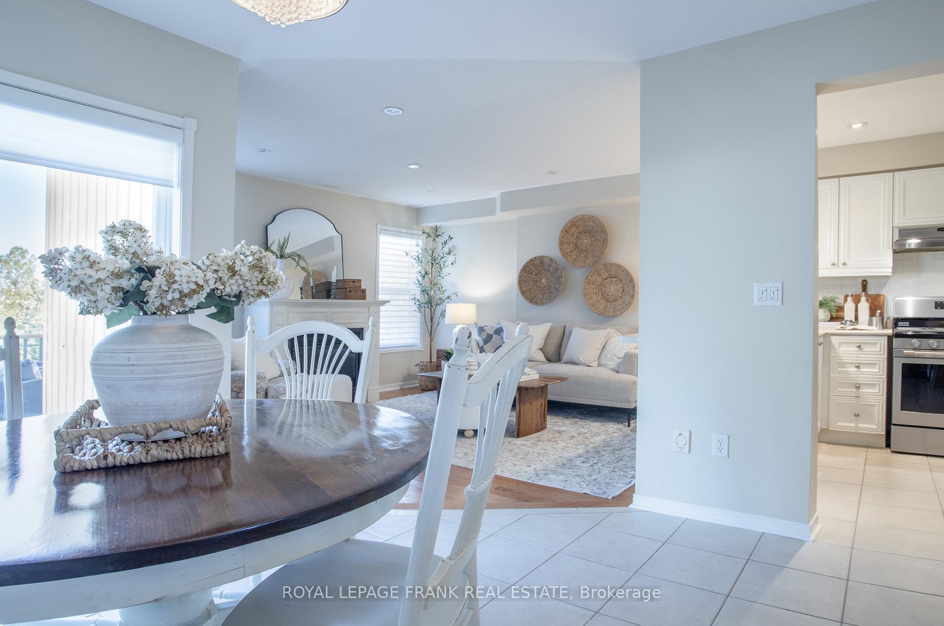Photo 13 of 33 Bexley Crescent E, Whitby, Brooklin — HOMEH