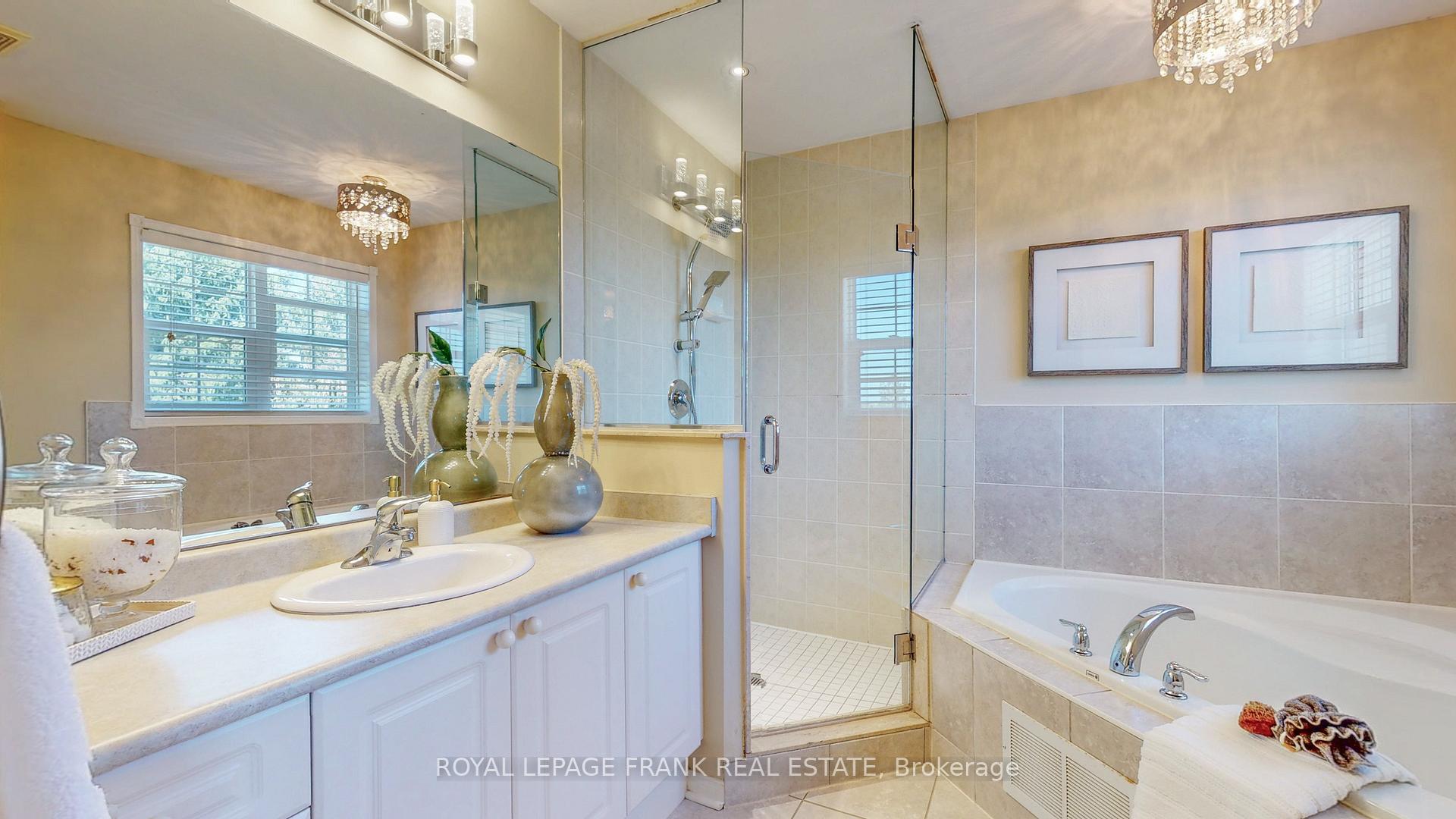 Photo 20 of 33 Bexley Crescent E, Whitby, Brooklin — HOMEH