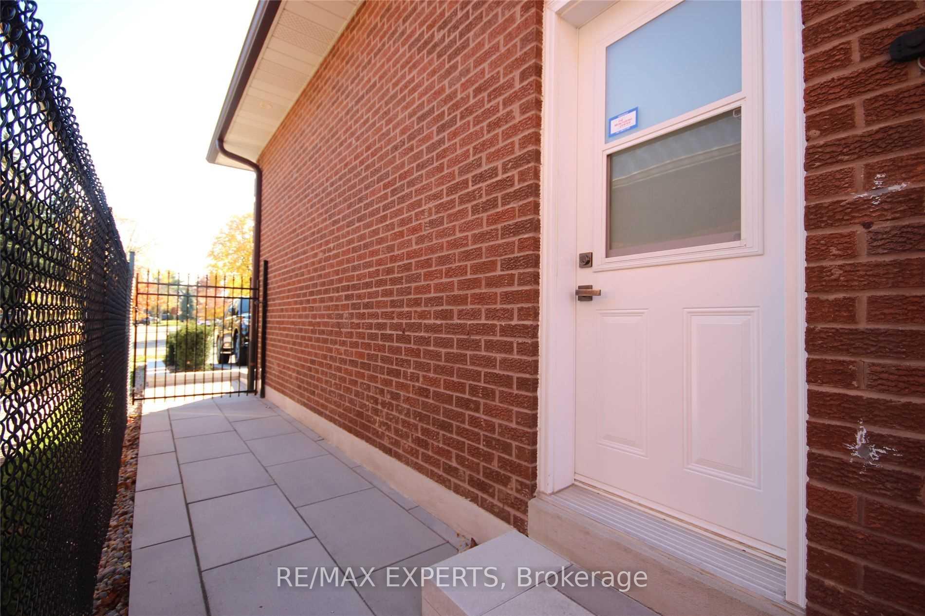 Photo 2 of 178 Helen Street, Vaughan, East Woodbridge — HOMEH