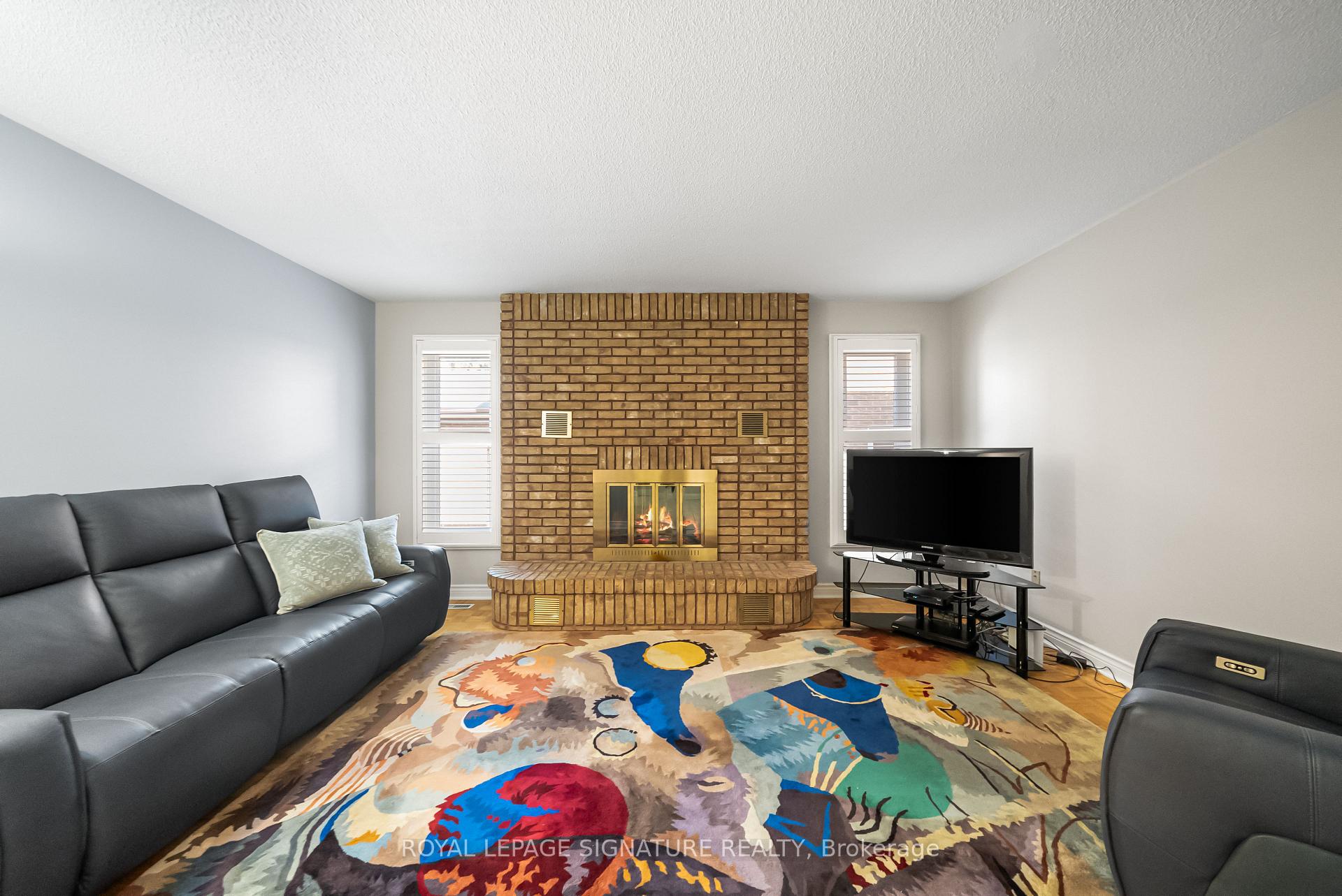 Photo 12 of 21 Sonny Street, Vaughan, Maple — HOMEH