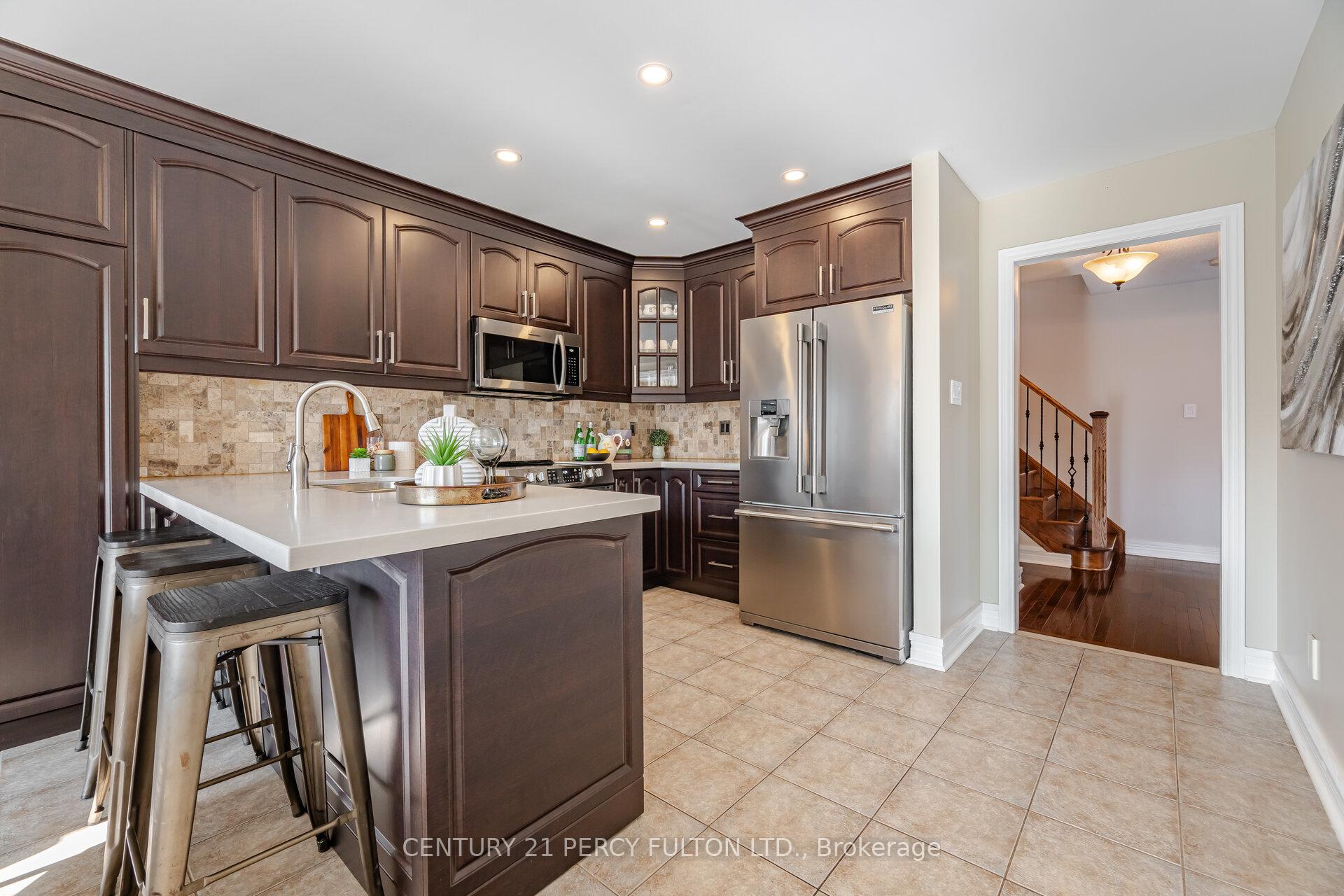 Photo 6 of 50 Cottage Crescent, Whitby, Rolling Acres — HOMEH
