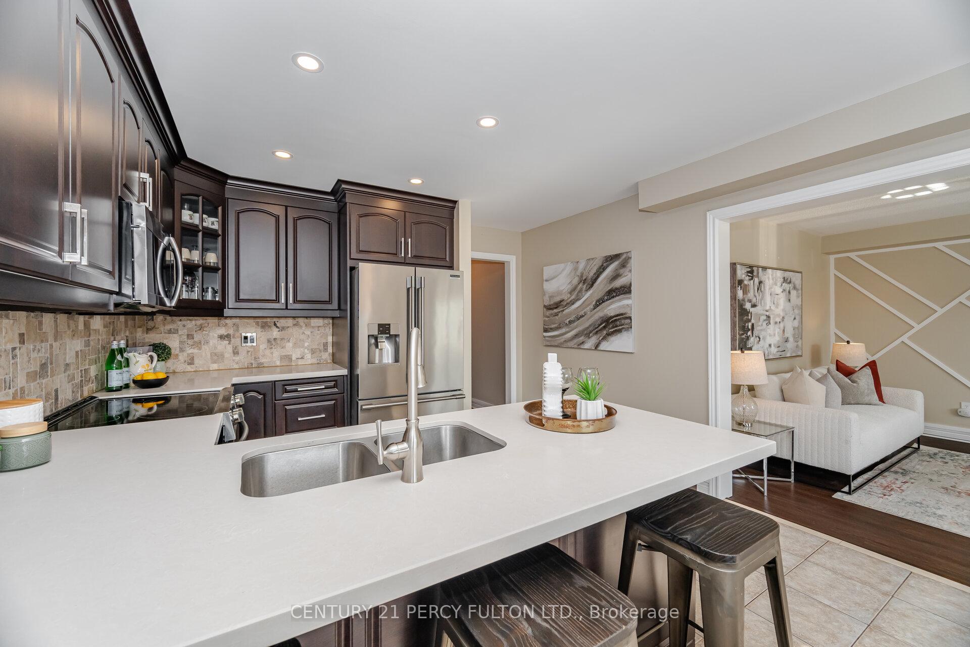 Photo 7 of 50 Cottage Crescent, Whitby, Rolling Acres — HOMEH