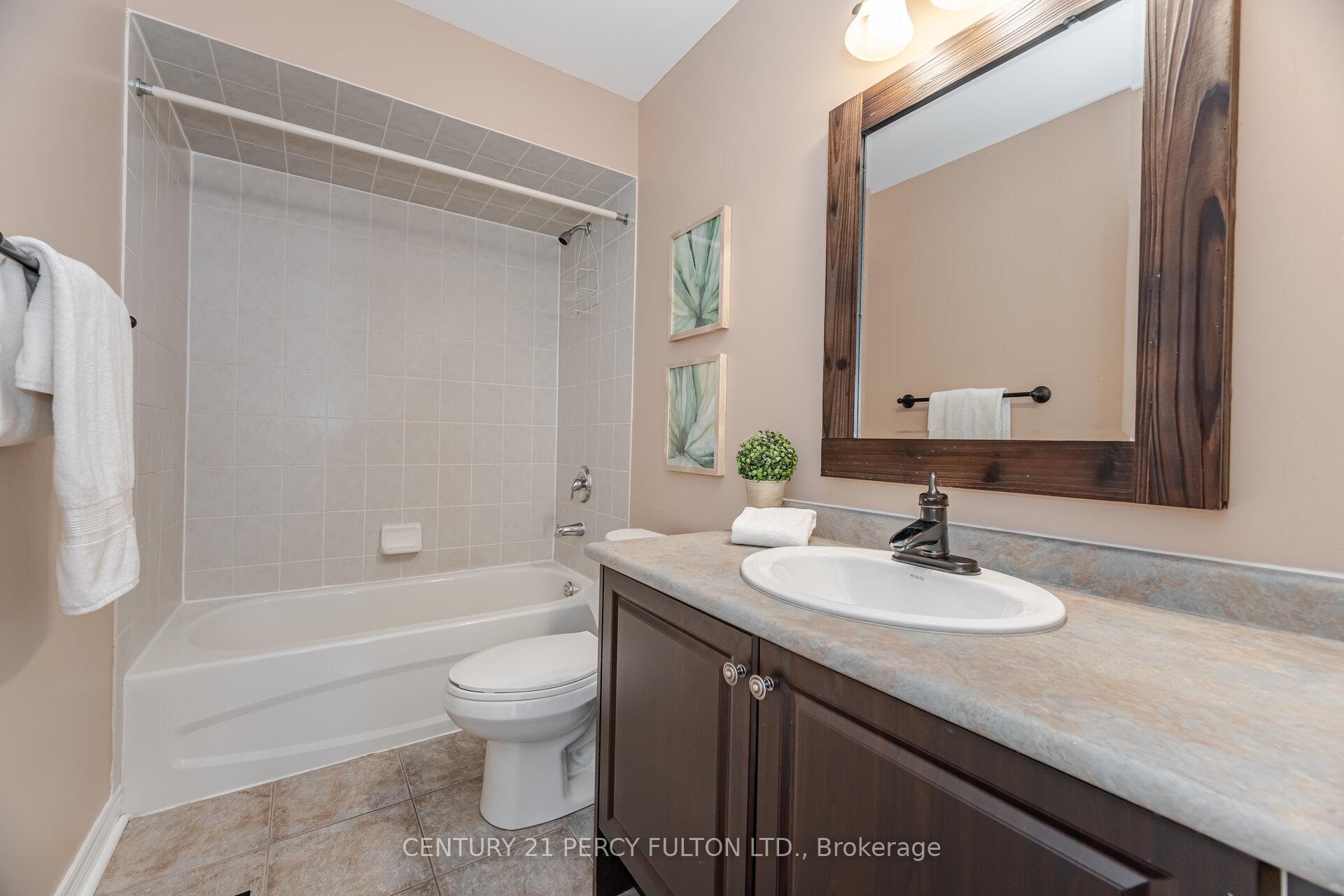 Photo 27 of 50 Cottage Crescent, Whitby, Rolling Acres — HOMEH