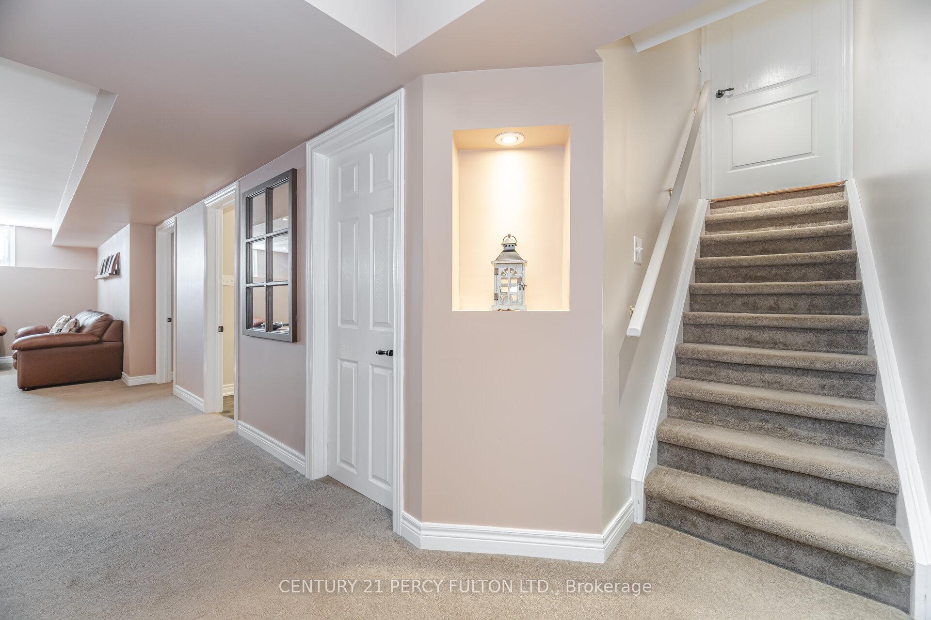Photo 28 of 50 Cottage Crescent, Whitby, Rolling Acres — HOMEH