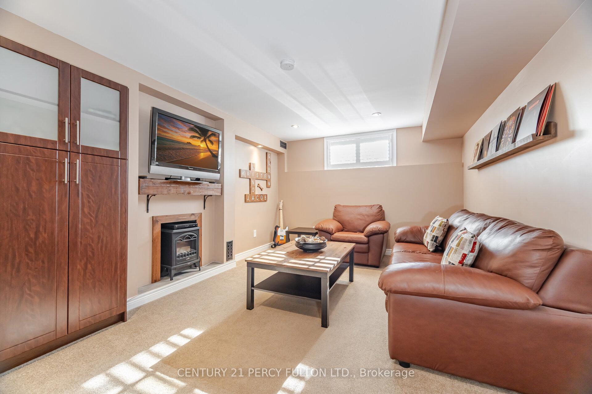 Photo 32 of 50 Cottage Crescent, Whitby, Rolling Acres — HOMEH