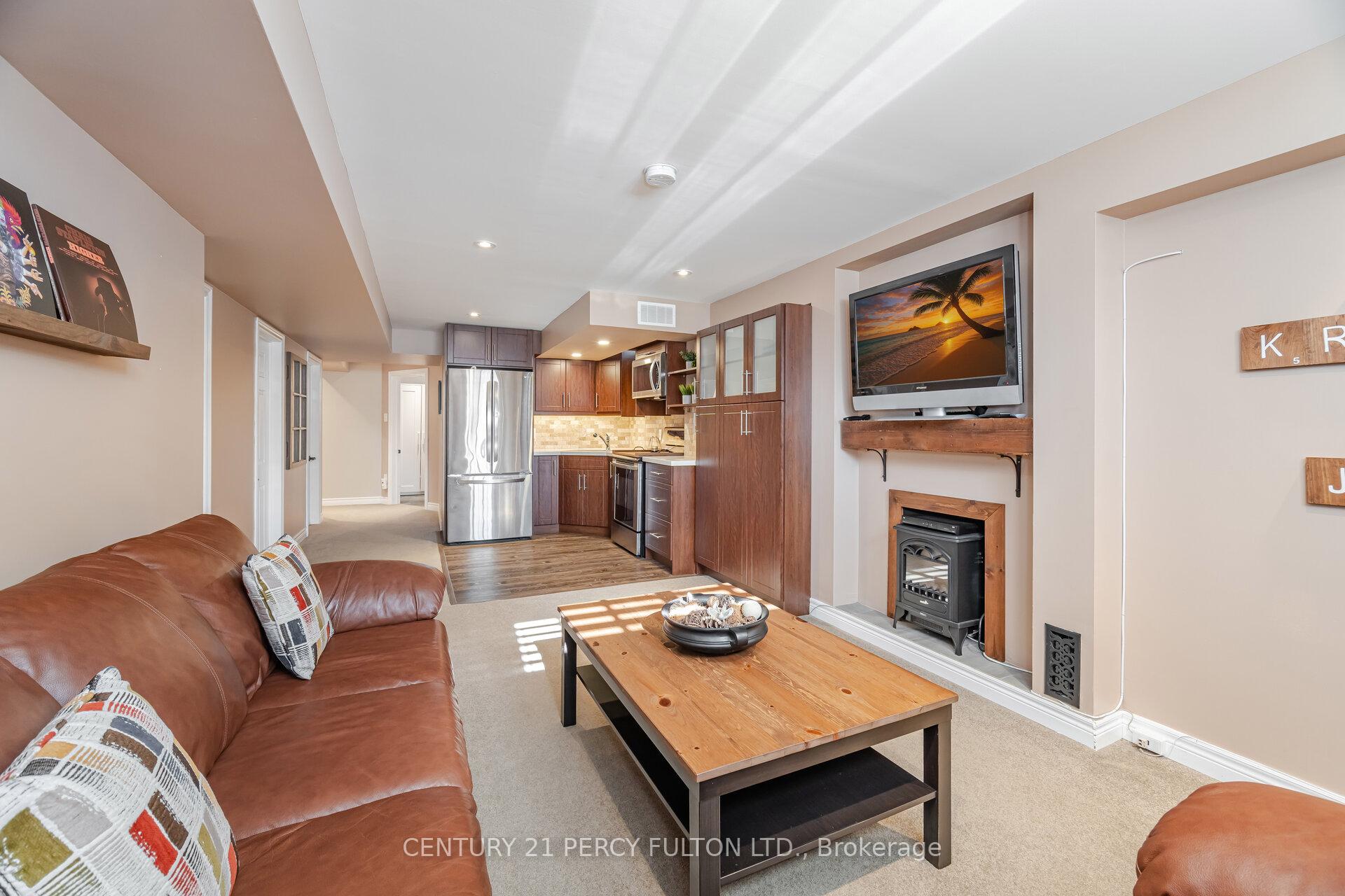 Photo 33 of 50 Cottage Crescent, Whitby, Rolling Acres — HOMEH