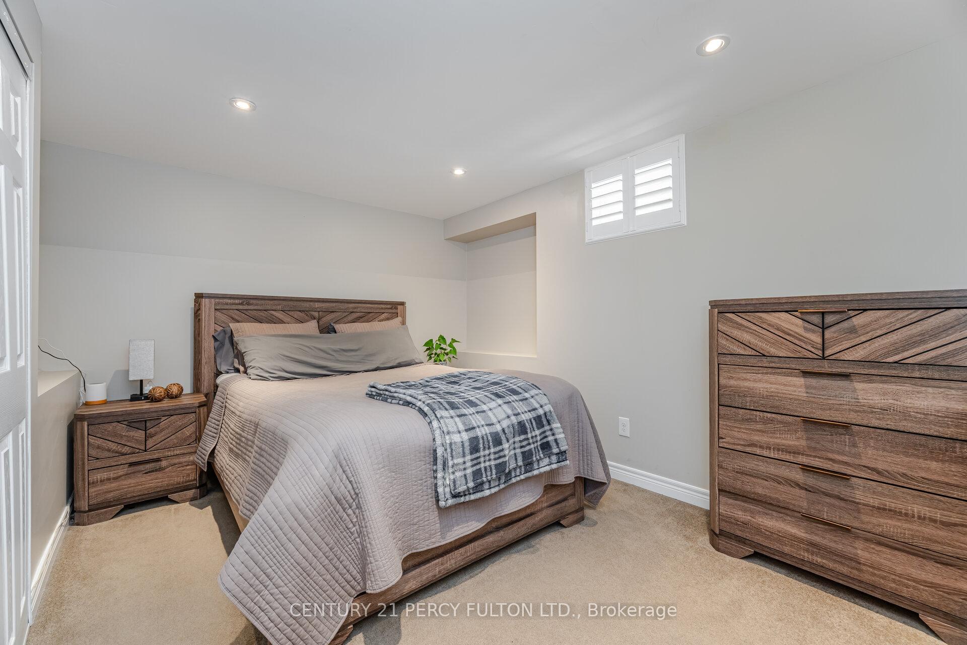 Photo 34 of 50 Cottage Crescent, Whitby, Rolling Acres — HOMEH