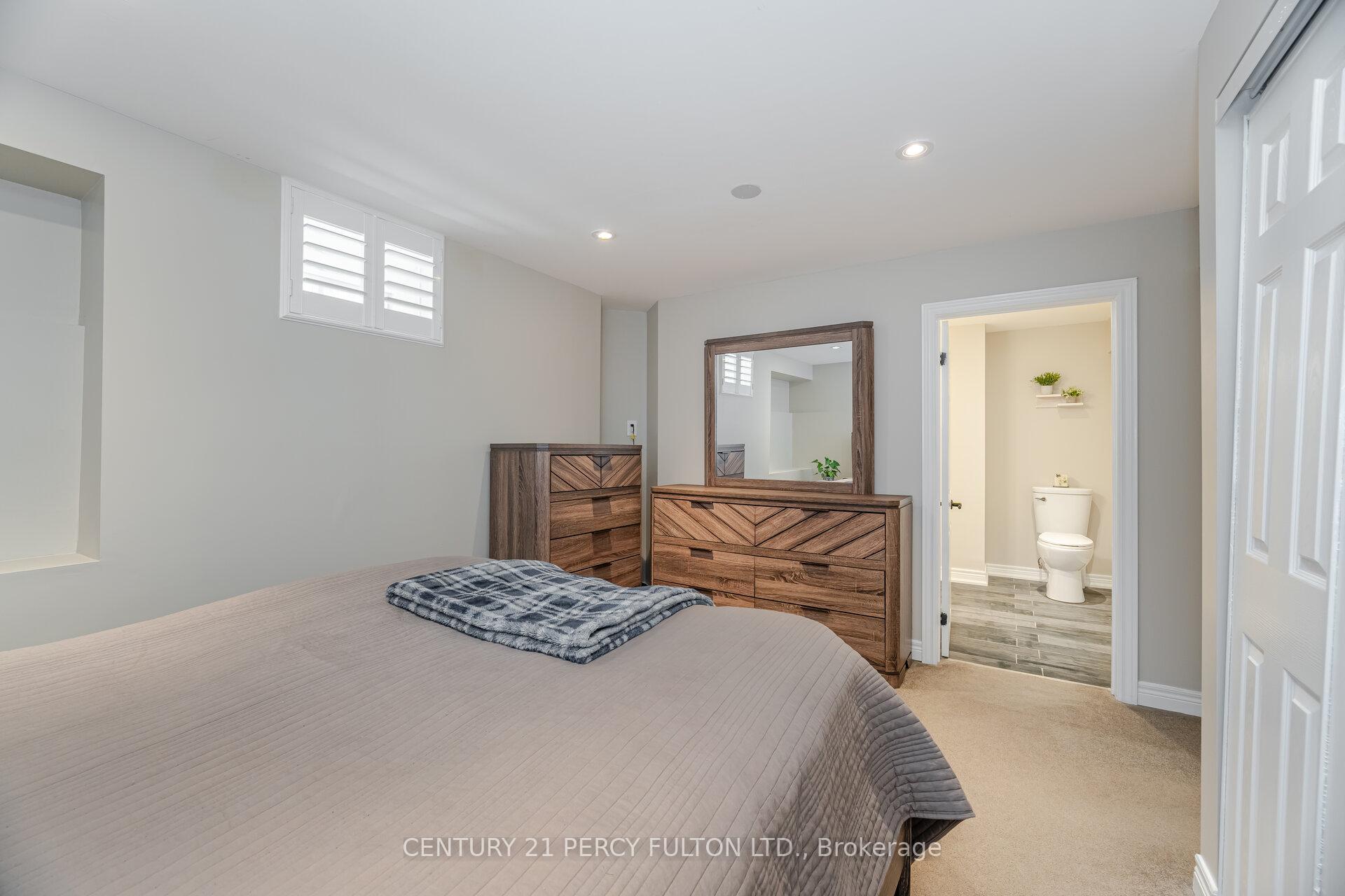 Photo 35 of 50 Cottage Crescent, Whitby, Rolling Acres — HOMEH