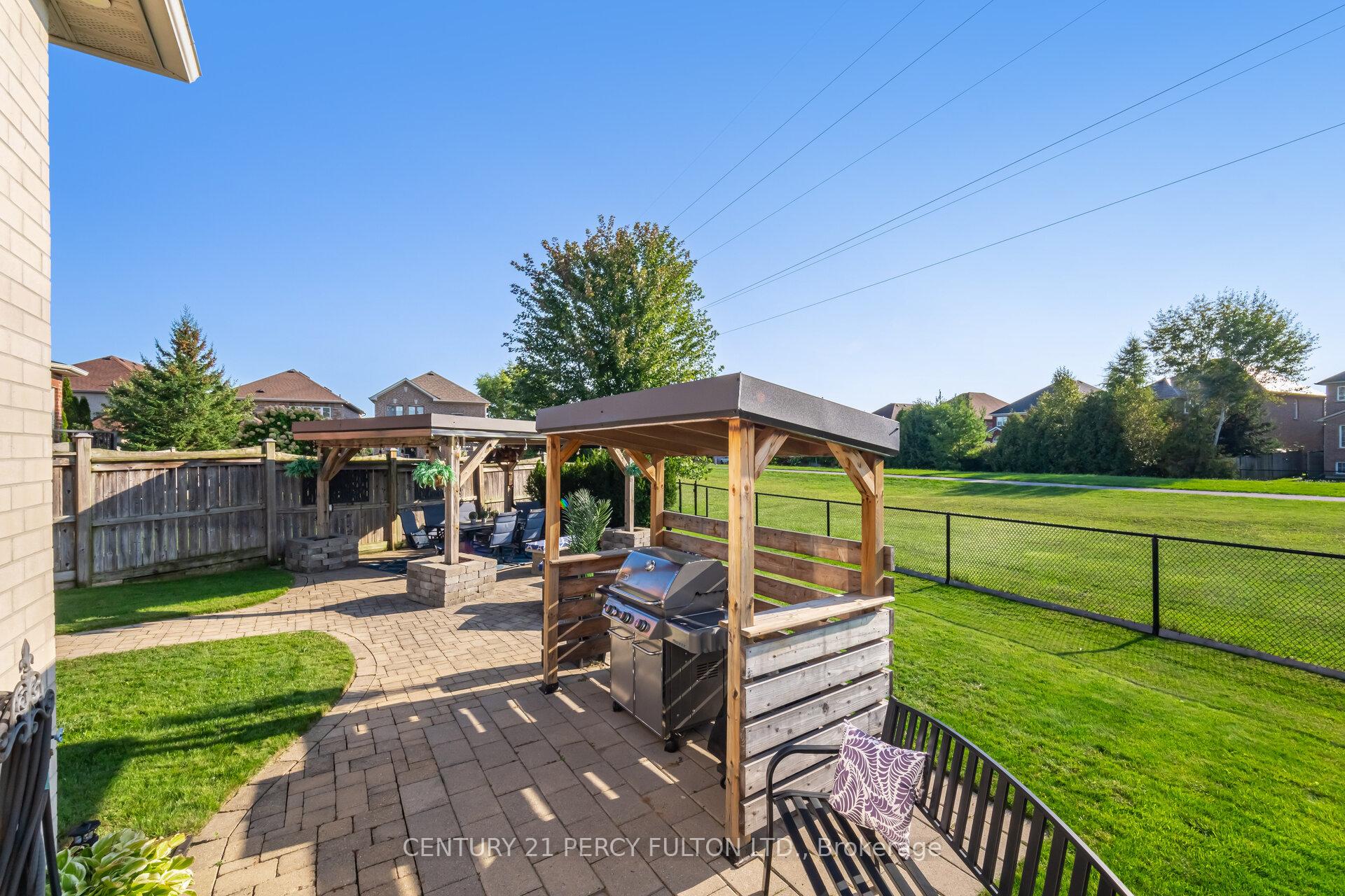 Photo 42 of 50 Cottage Crescent, Whitby, Rolling Acres — HOMEH