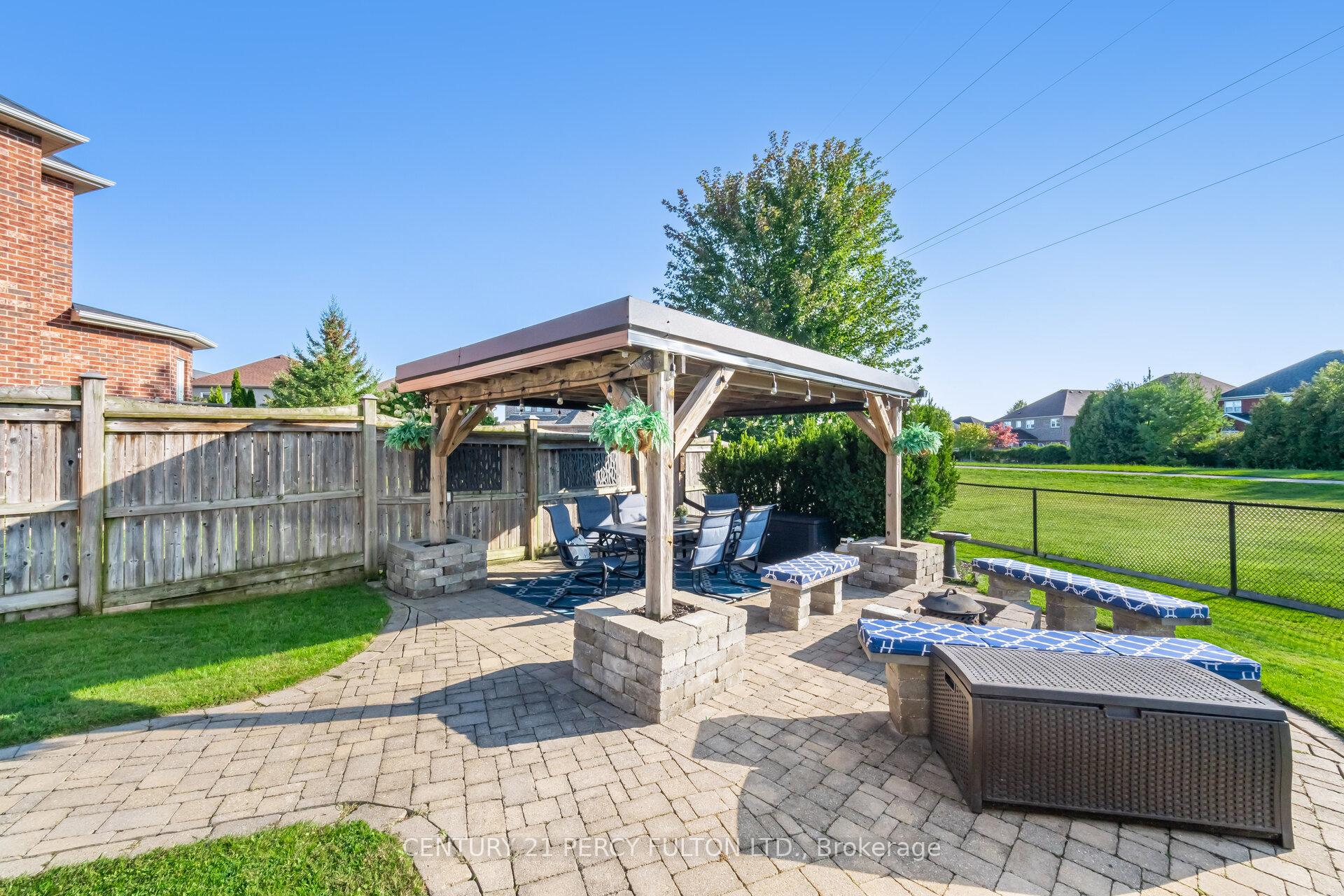 Photo 44 of 50 Cottage Crescent, Whitby, Rolling Acres — HOMEH