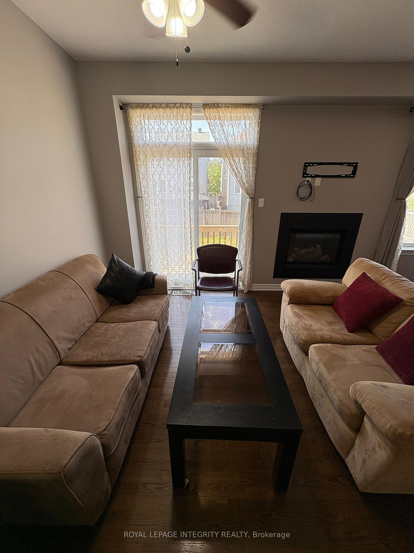 Photo 5 of 278 Broxburn Crescent, Ottawa, Barrhaven - Heritage Park — HOMEH