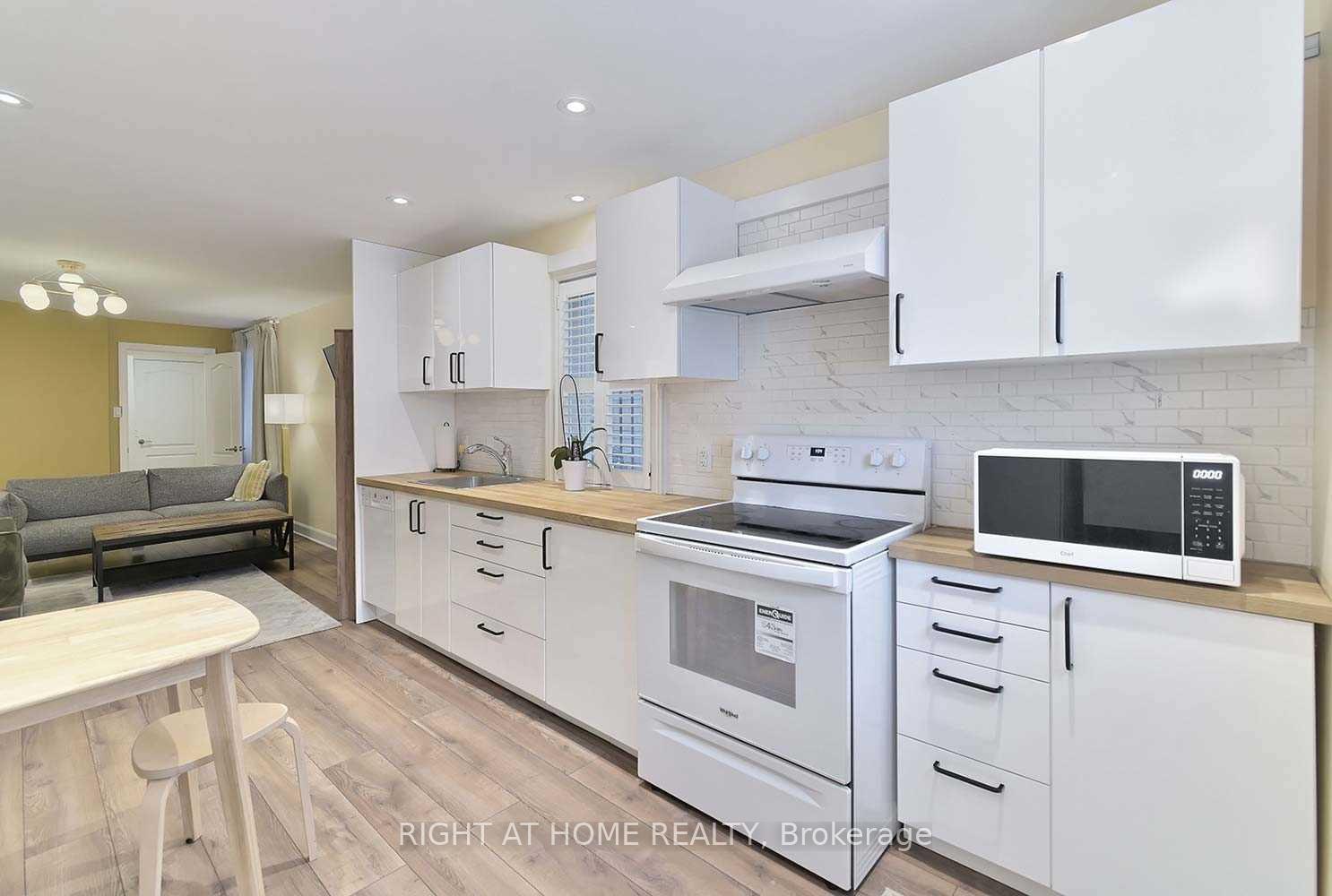 Photo 4 of Unit First Floor, 46 Sarno Street, Vaughan, Sonoma Heights — HOMEH