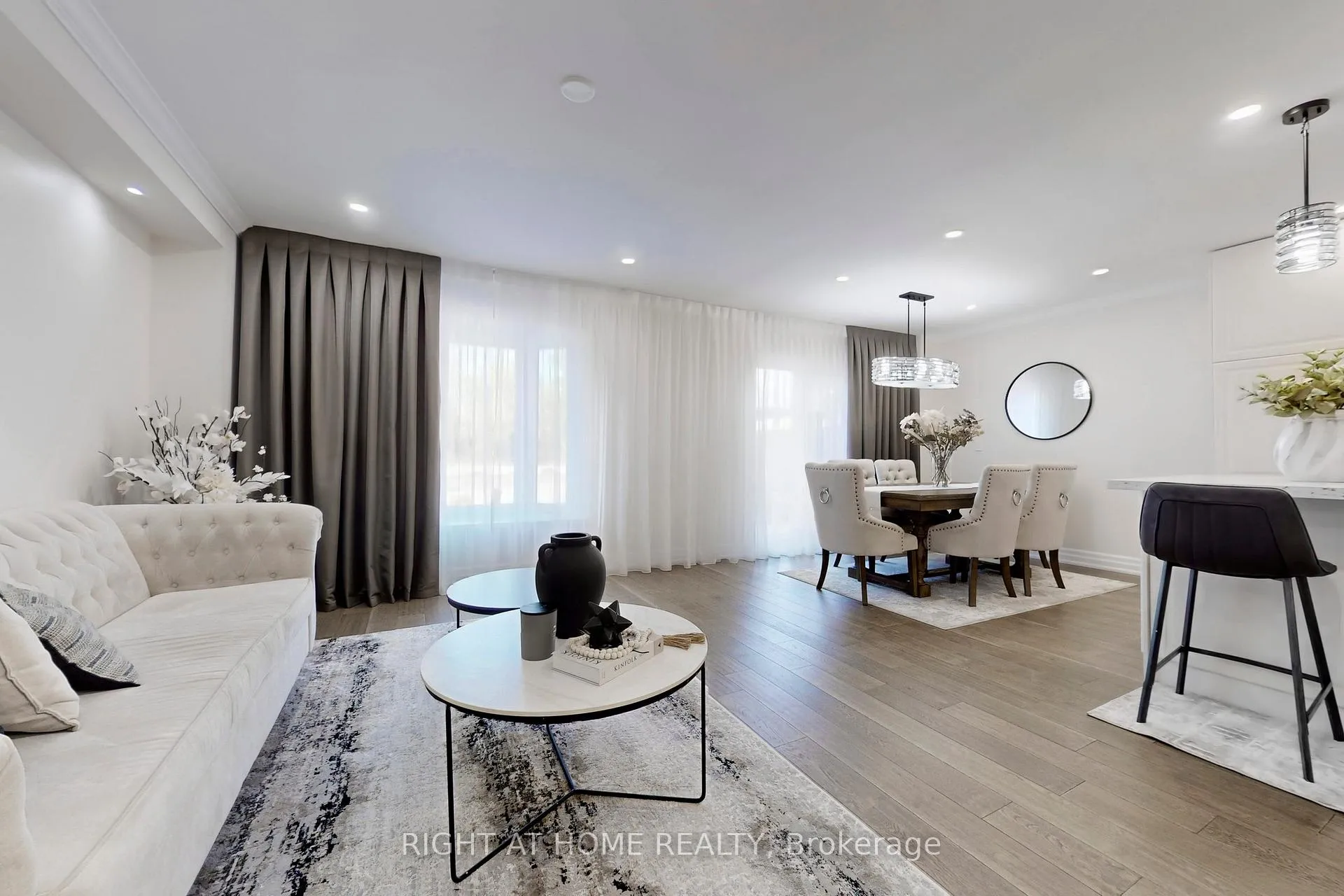 Photo 6 of 188 Oliver Lane, Vaughan, Maple — HOMEH