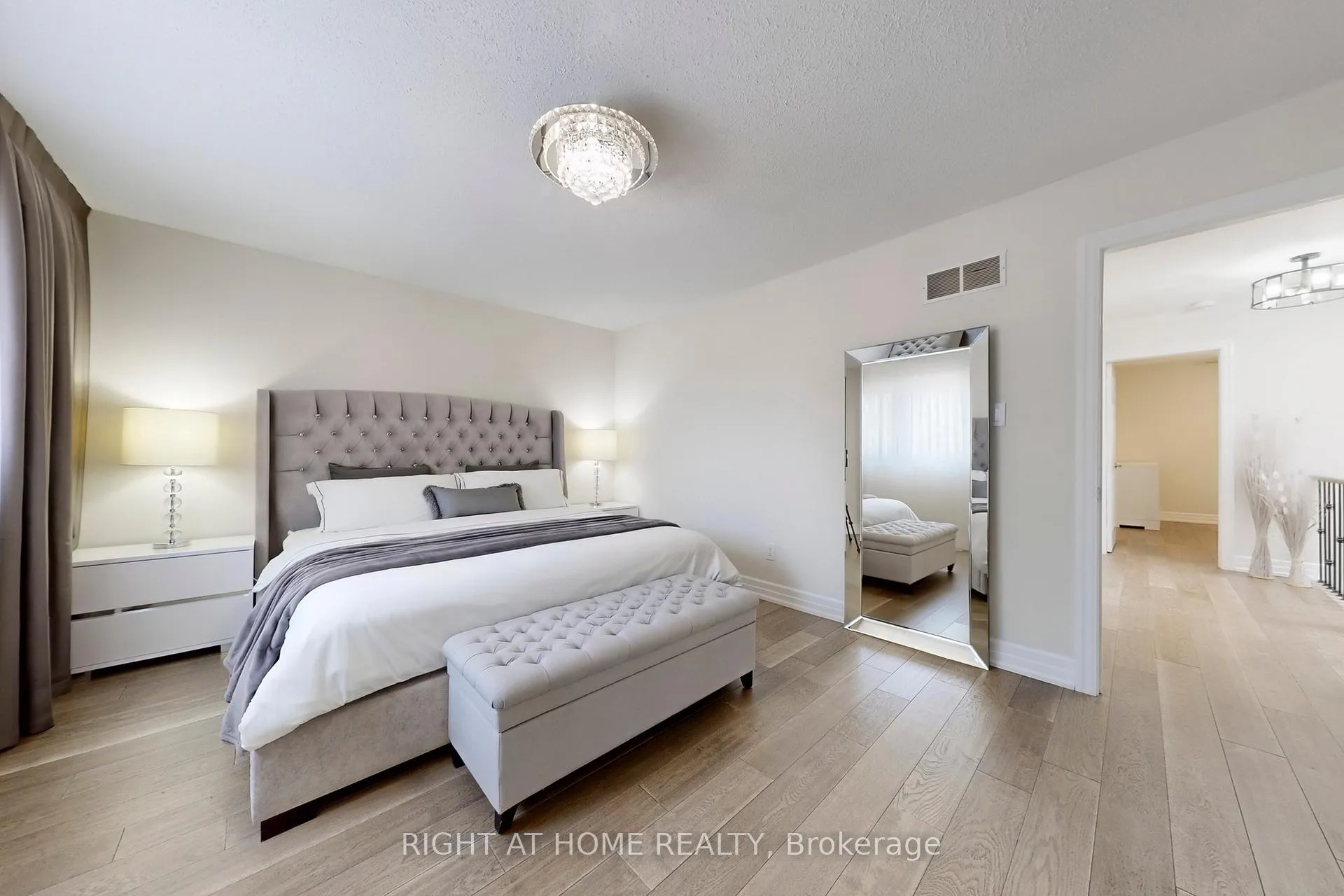 Photo 22 of 188 Oliver Lane, Vaughan, Maple — HOMEH