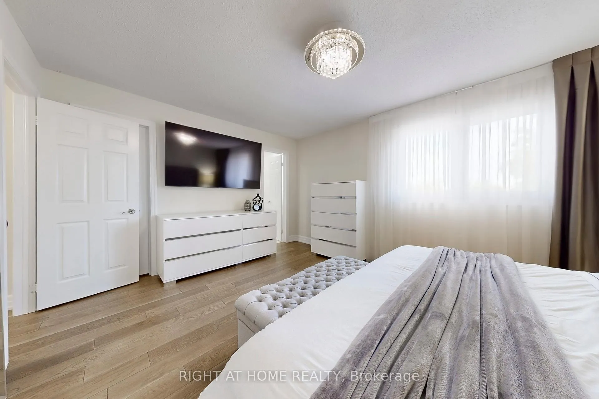 Photo 23 of 188 Oliver Lane, Vaughan, Maple — HOMEH