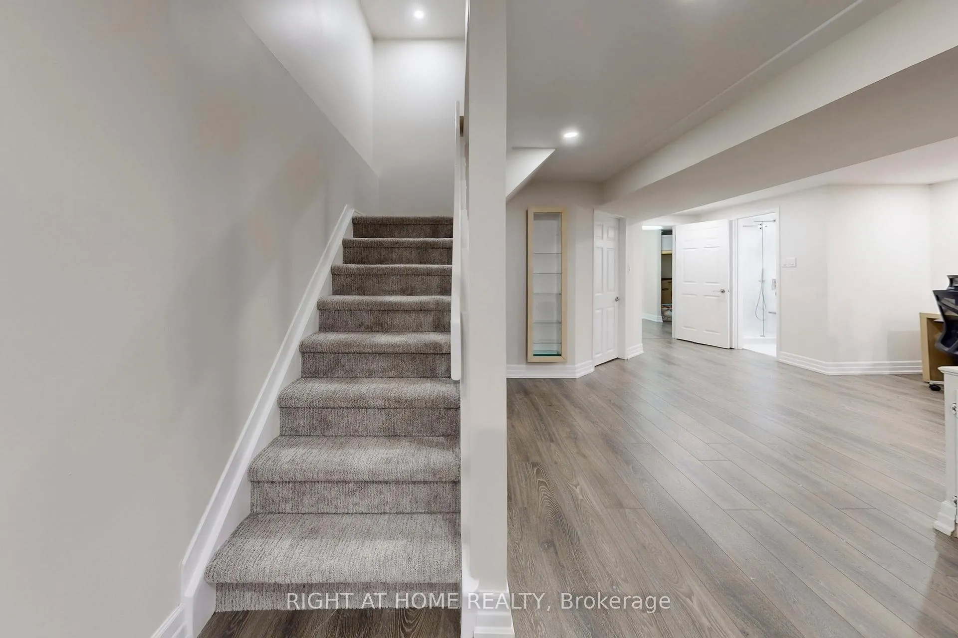 Photo 35 of 188 Oliver Lane, Vaughan, Maple — HOMEH