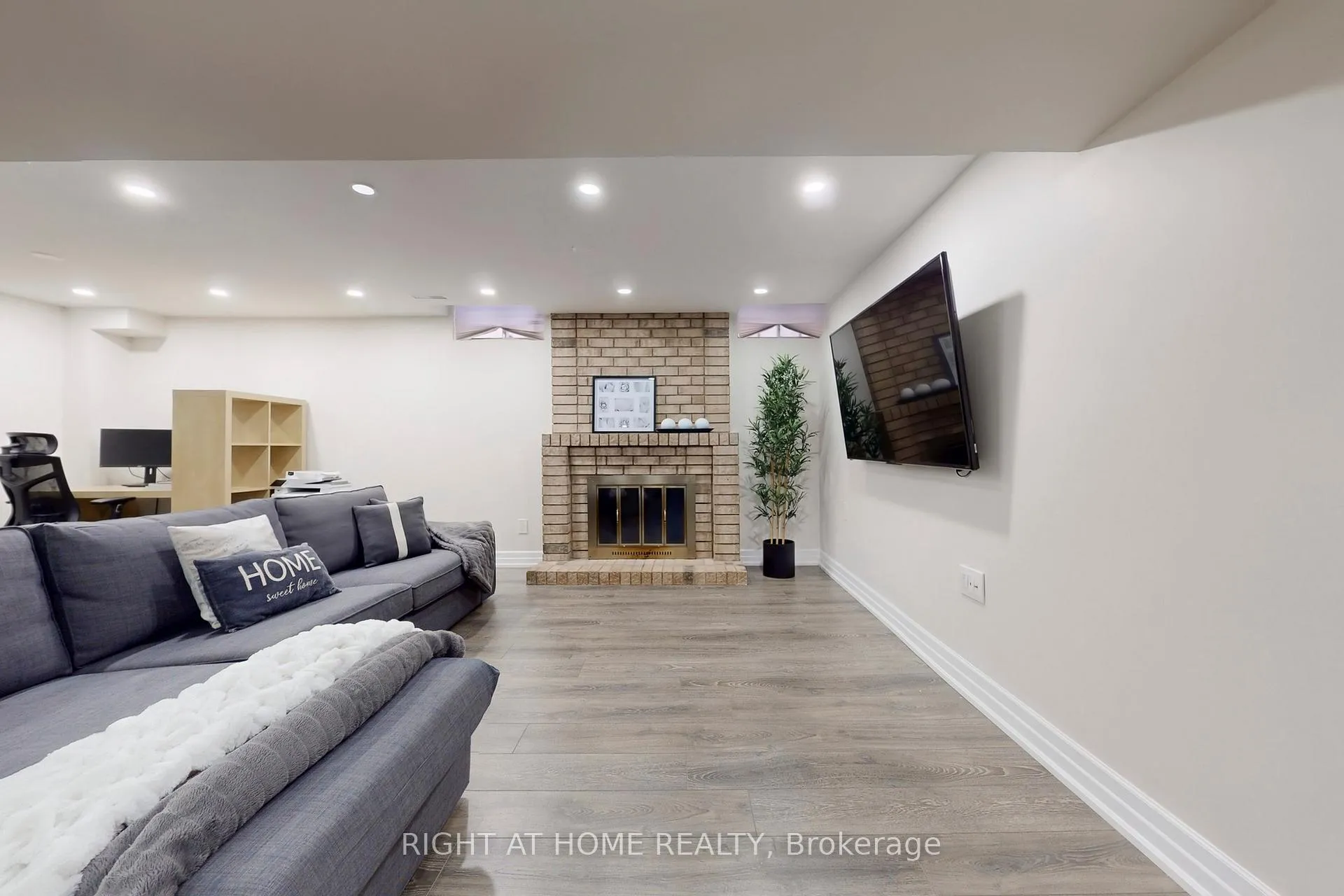 Photo 38 of 188 Oliver Lane, Vaughan, Maple — HOMEH