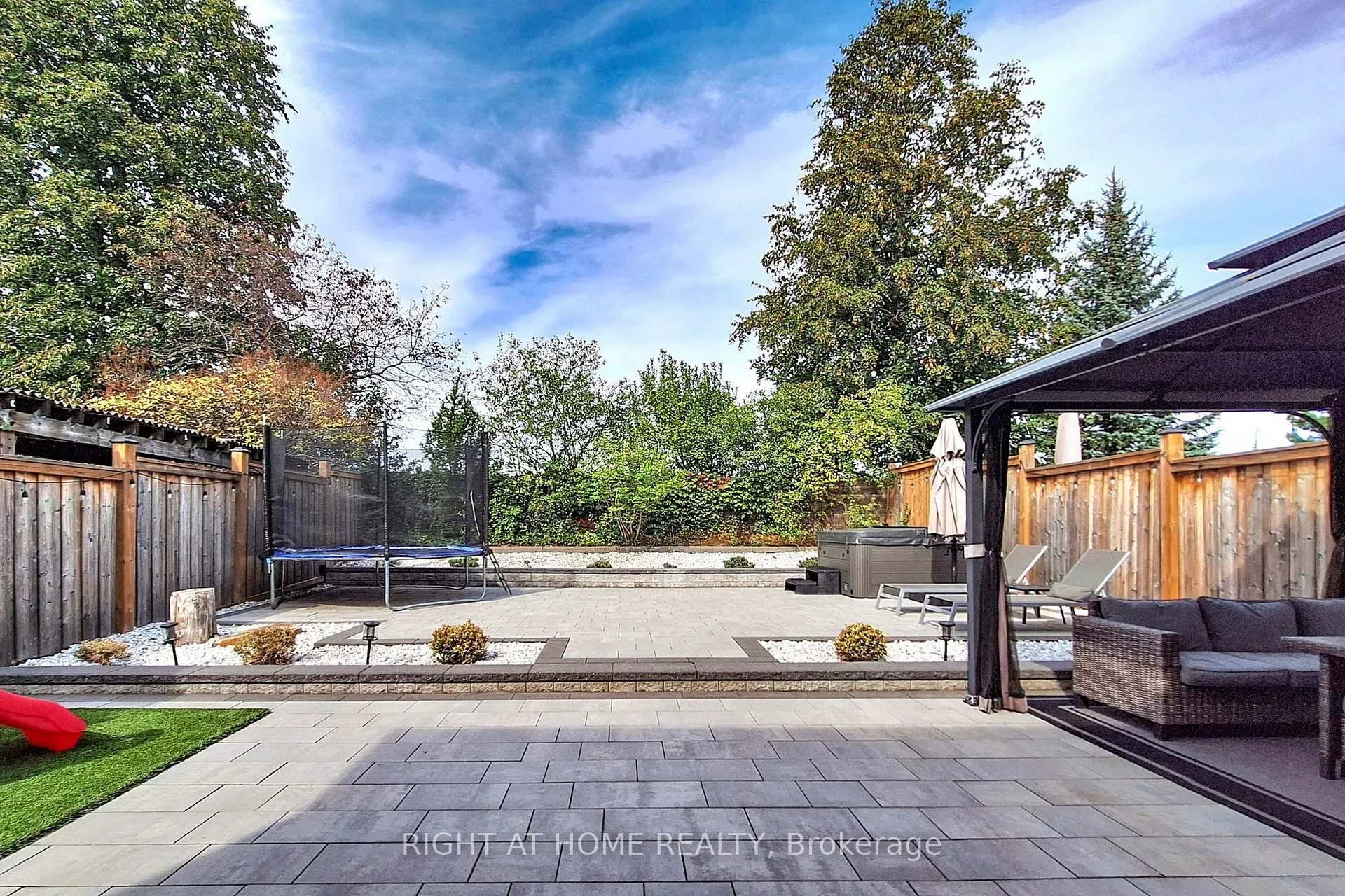 Photo 44 of 188 Oliver Lane, Vaughan, Maple — HOMEH