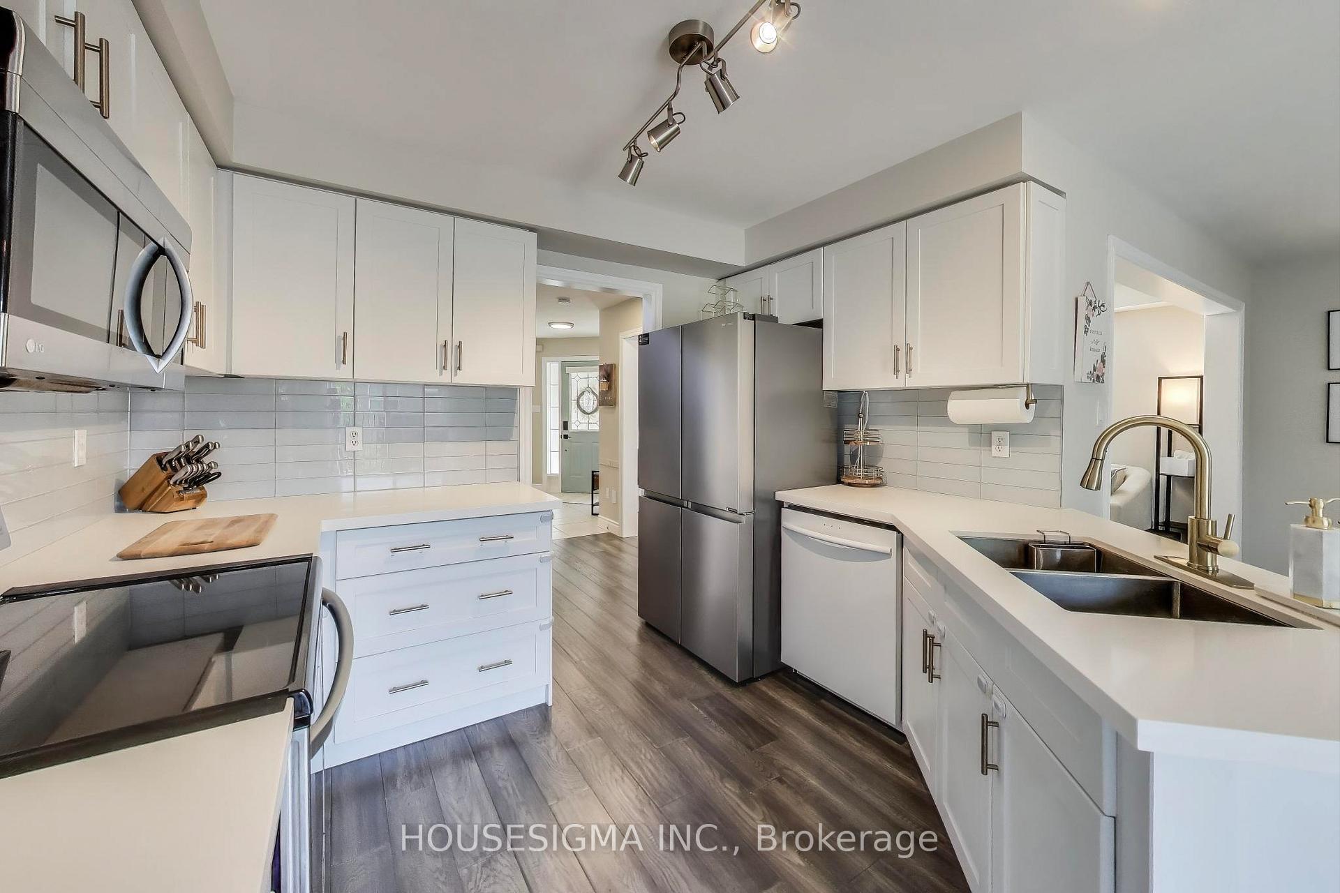 Photo 10 of 155 Cunningham Drive, Barrie, Ardagh — HOMEH