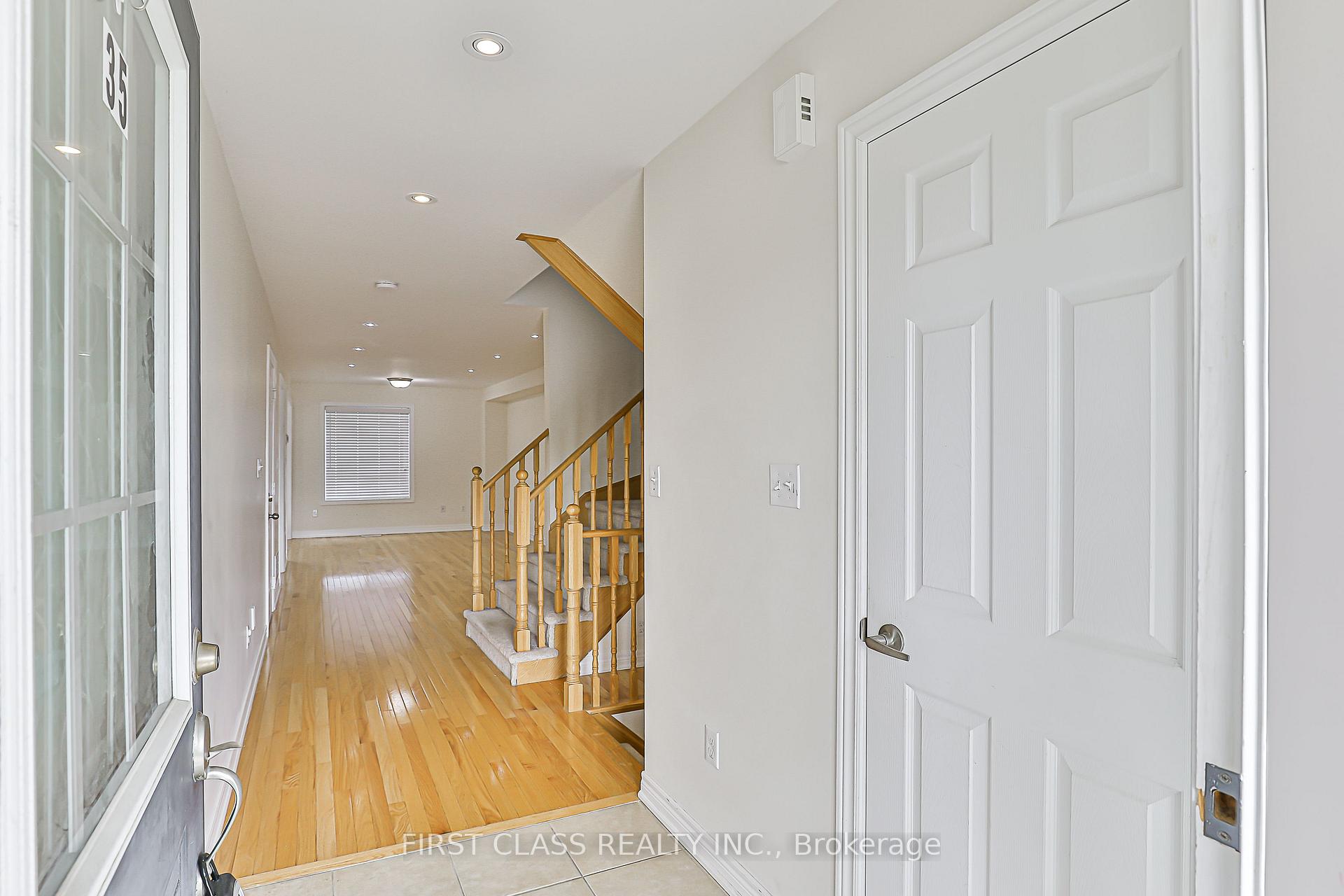 Photo 5 of 35 Kirkland Place, Whitby, Williamsburg — HOMEH