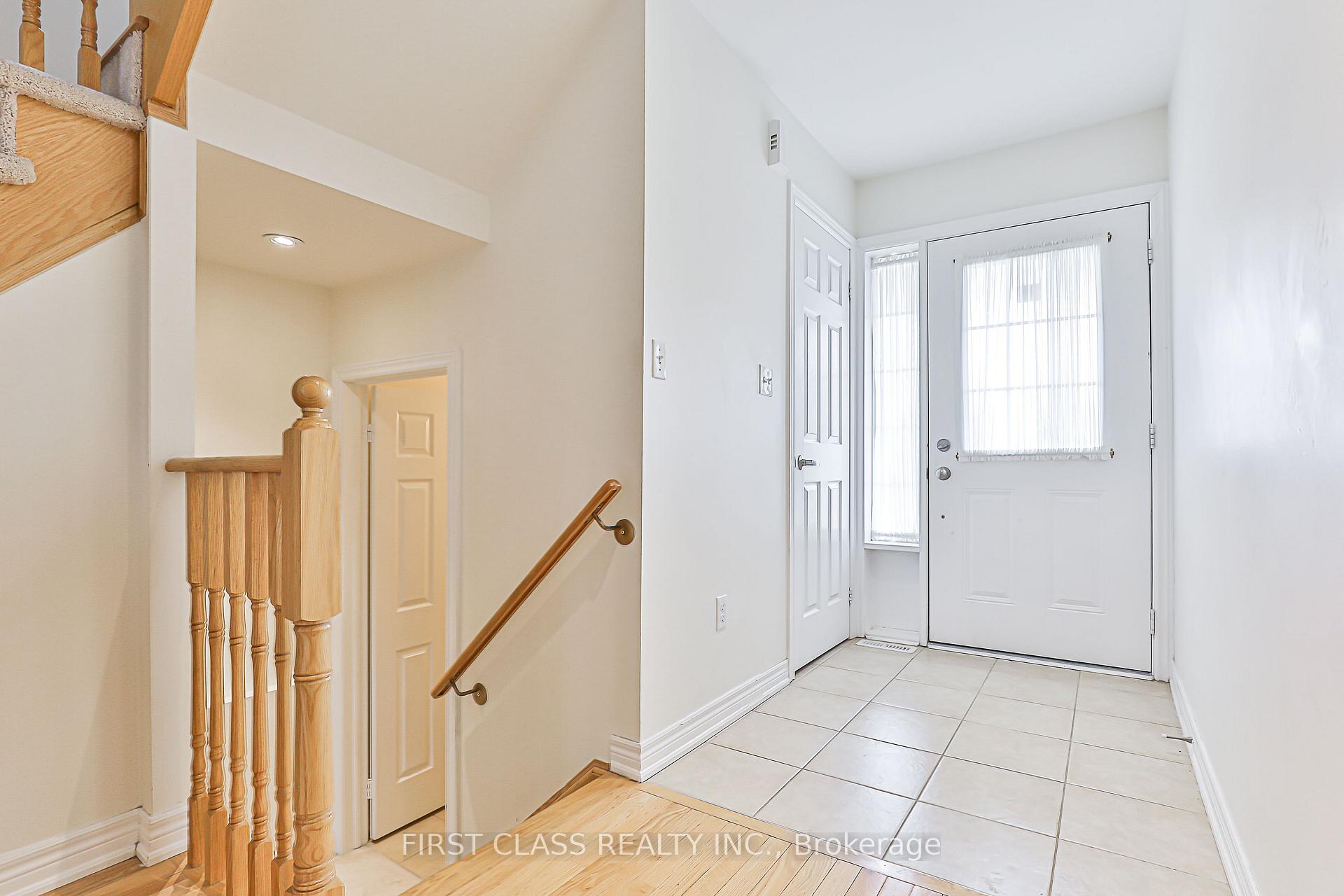 Photo 7 of 35 Kirkland Place, Whitby, Williamsburg — HOMEH