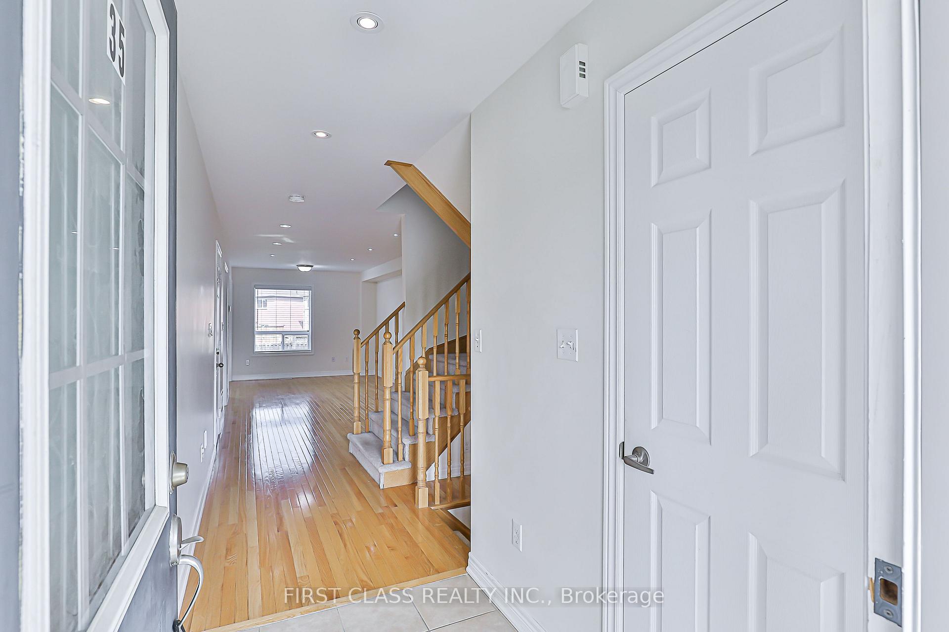Photo 8 of 35 Kirkland Place, Whitby, Williamsburg — HOMEH