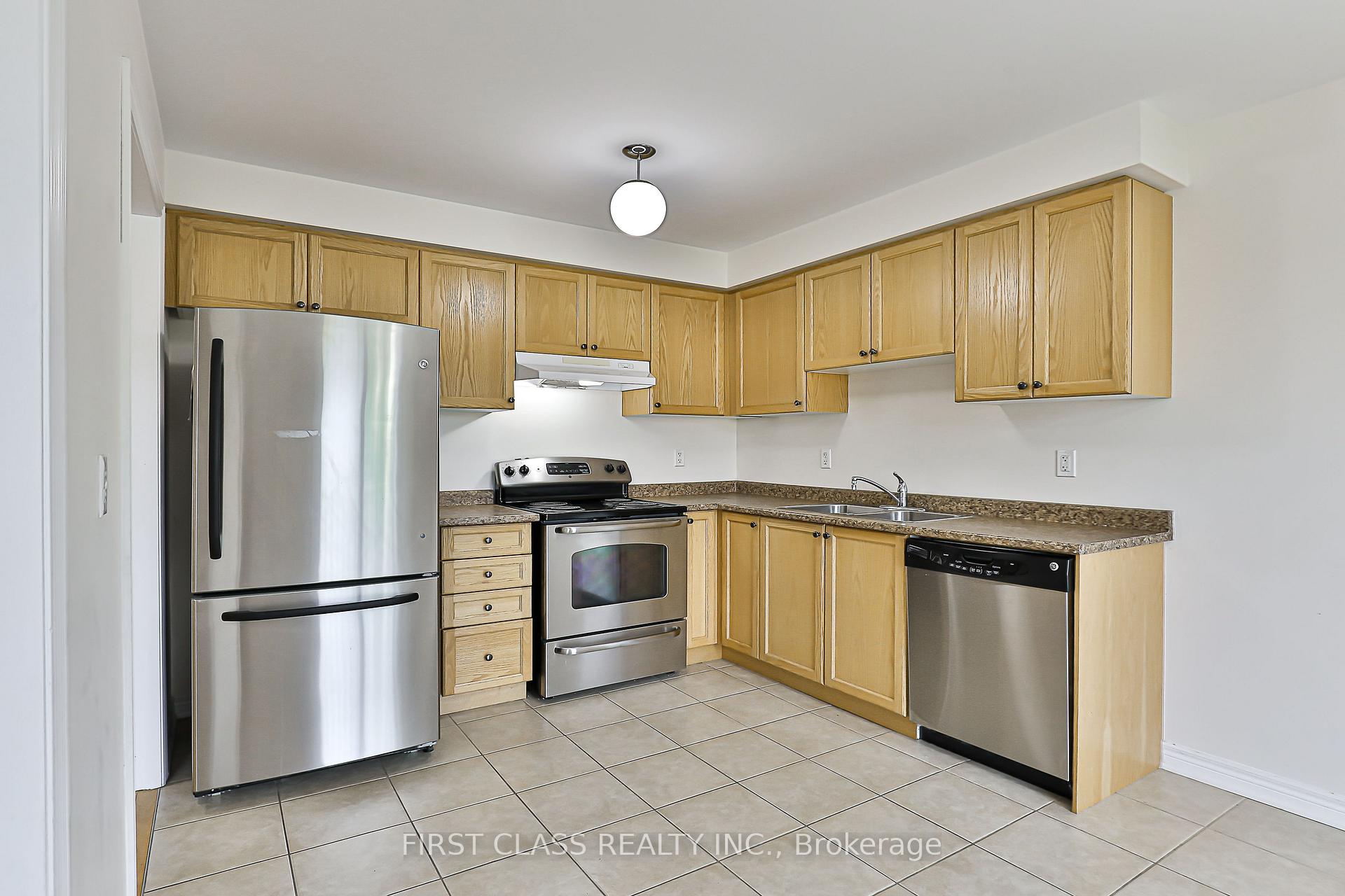 Photo 14 of 35 Kirkland Place, Whitby, Williamsburg — HOMEH
