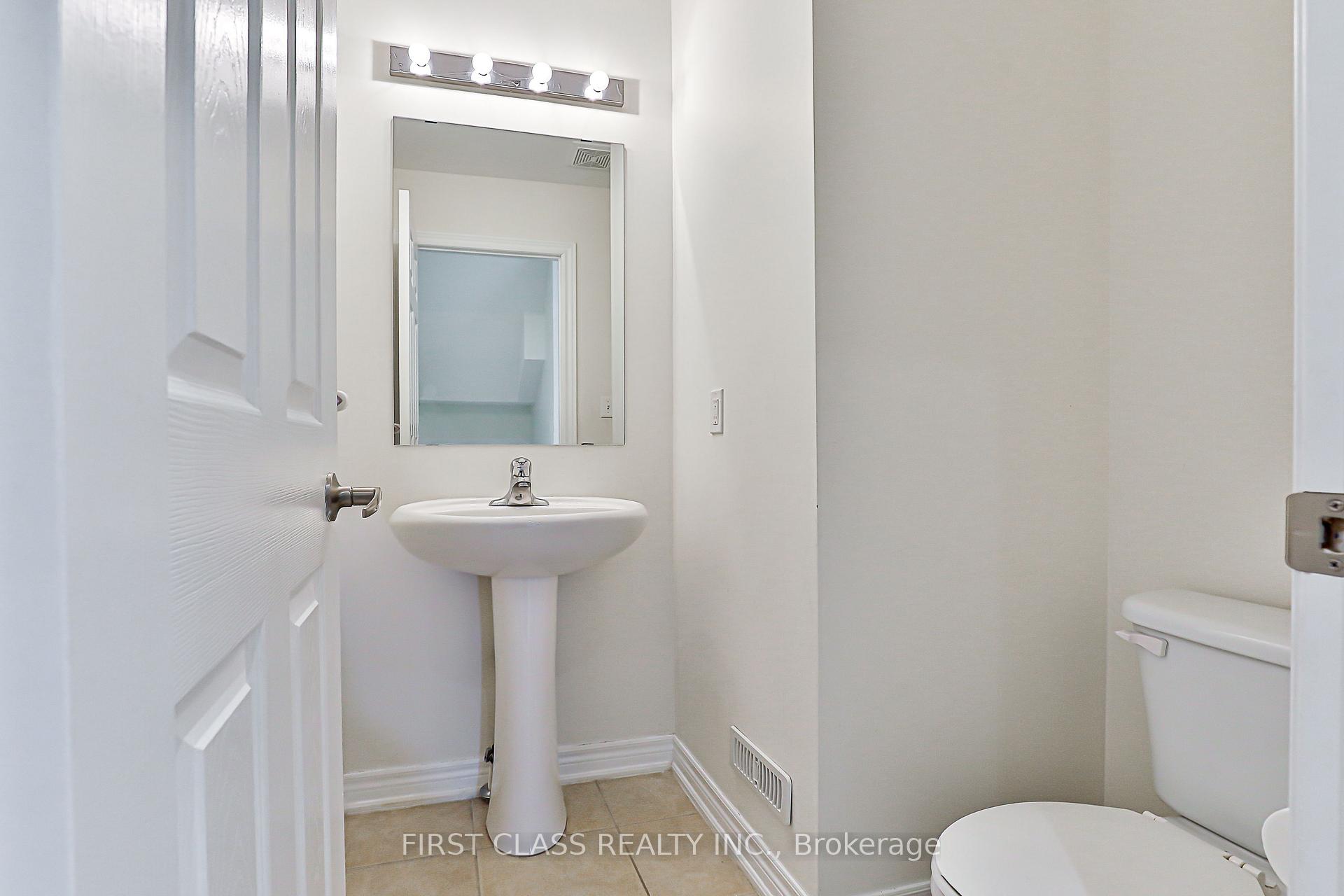 Photo 20 of 35 Kirkland Place, Whitby, Williamsburg — HOMEH