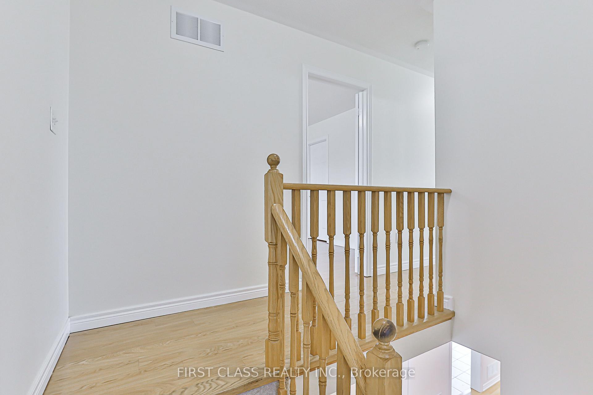 Photo 23 of 35 Kirkland Place, Whitby, Williamsburg — HOMEH