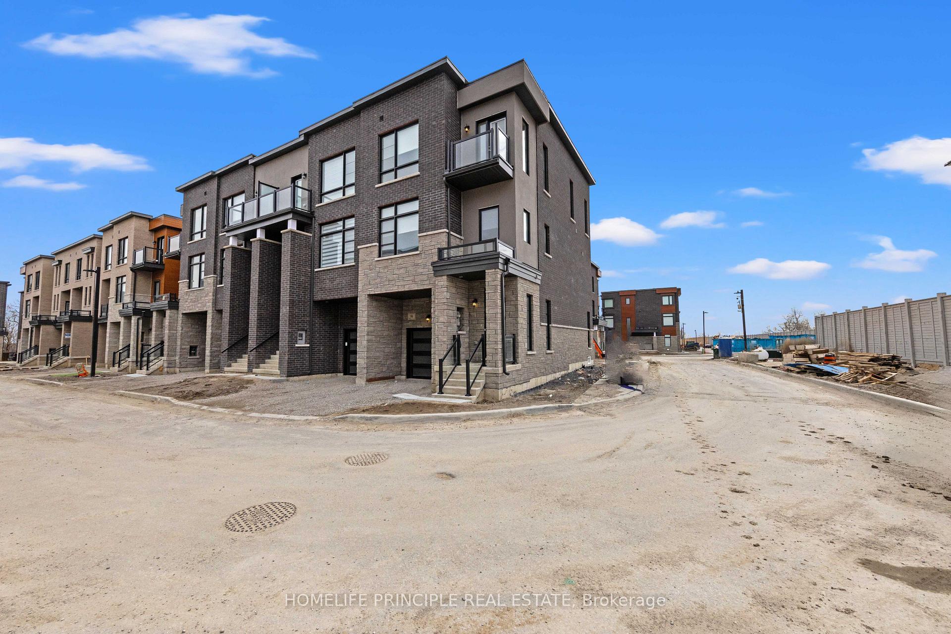 Photo 3 of 98 Inverary Crescent, Vaughan, Elder Mills — HOMEH
