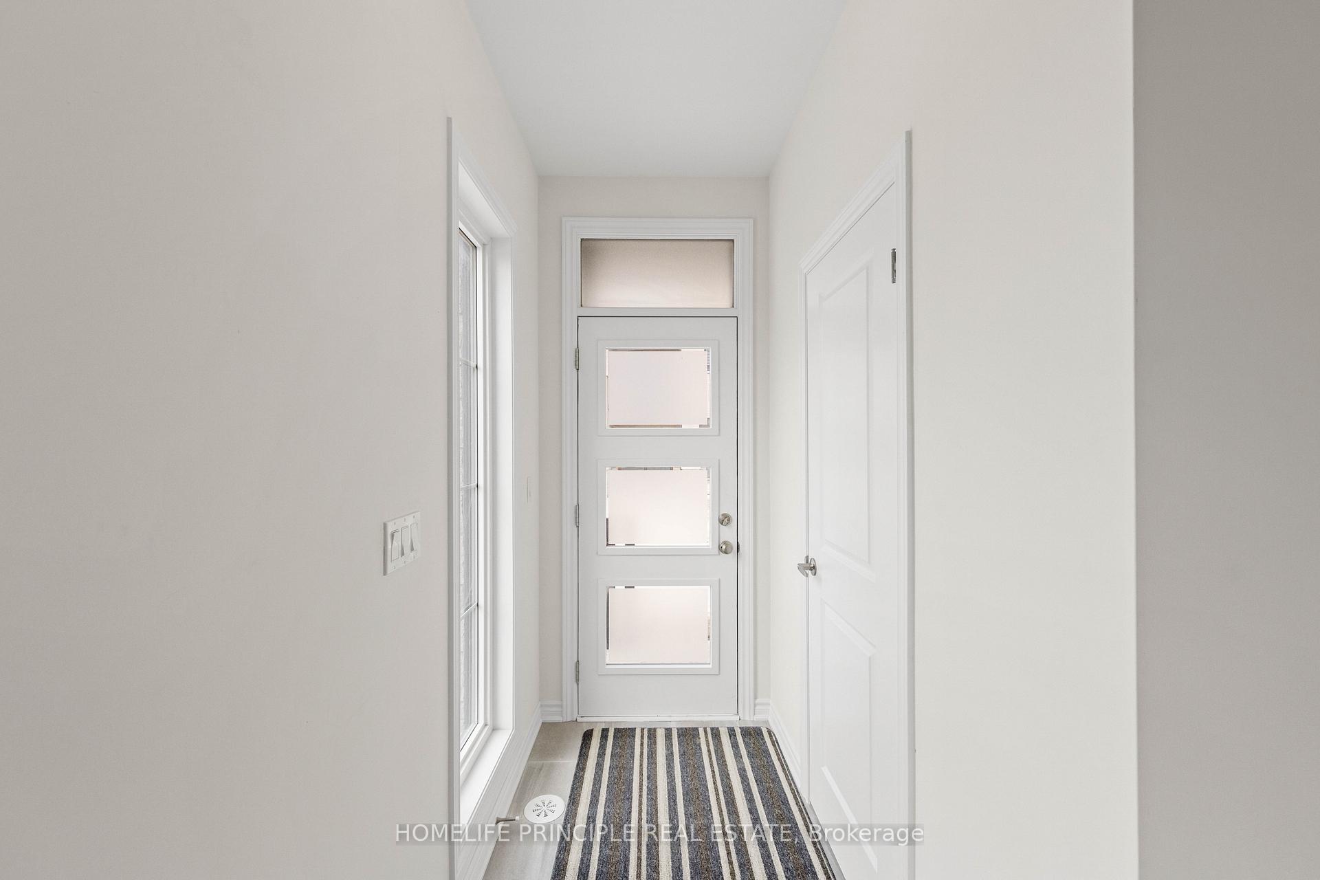 Photo 4 of 98 Inverary Crescent, Vaughan, Elder Mills — HOMEH