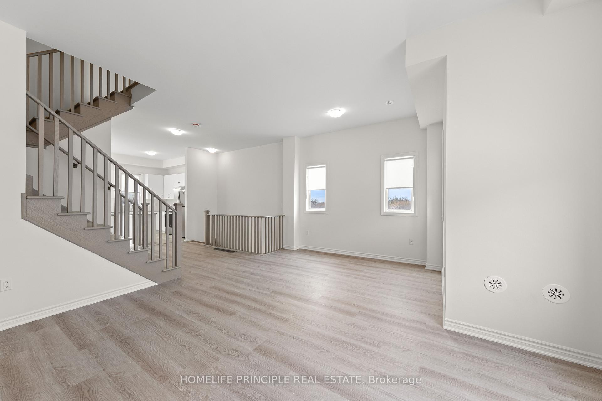 Photo 14 of 98 Inverary Crescent, Vaughan, Elder Mills — HOMEH