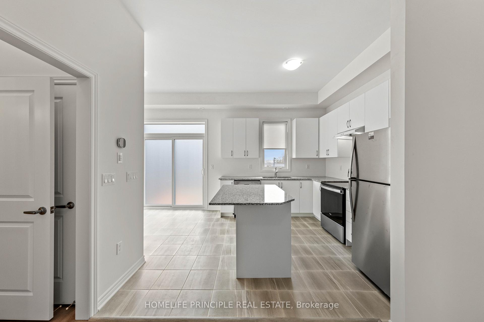 Photo 16 of 98 Inverary Crescent, Vaughan, Elder Mills — HOMEH