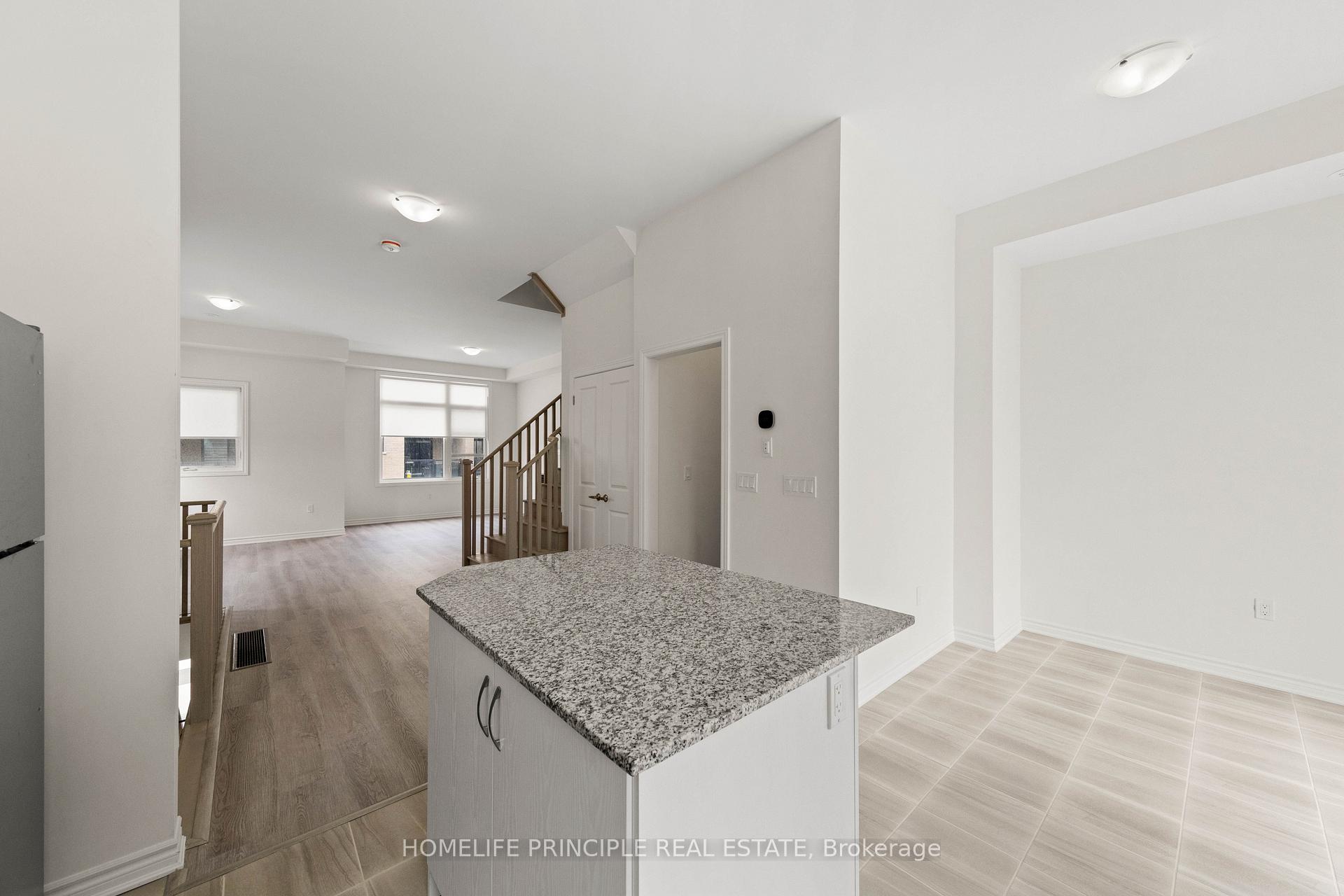 Photo 20 of 98 Inverary Crescent, Vaughan, Elder Mills — HOMEH