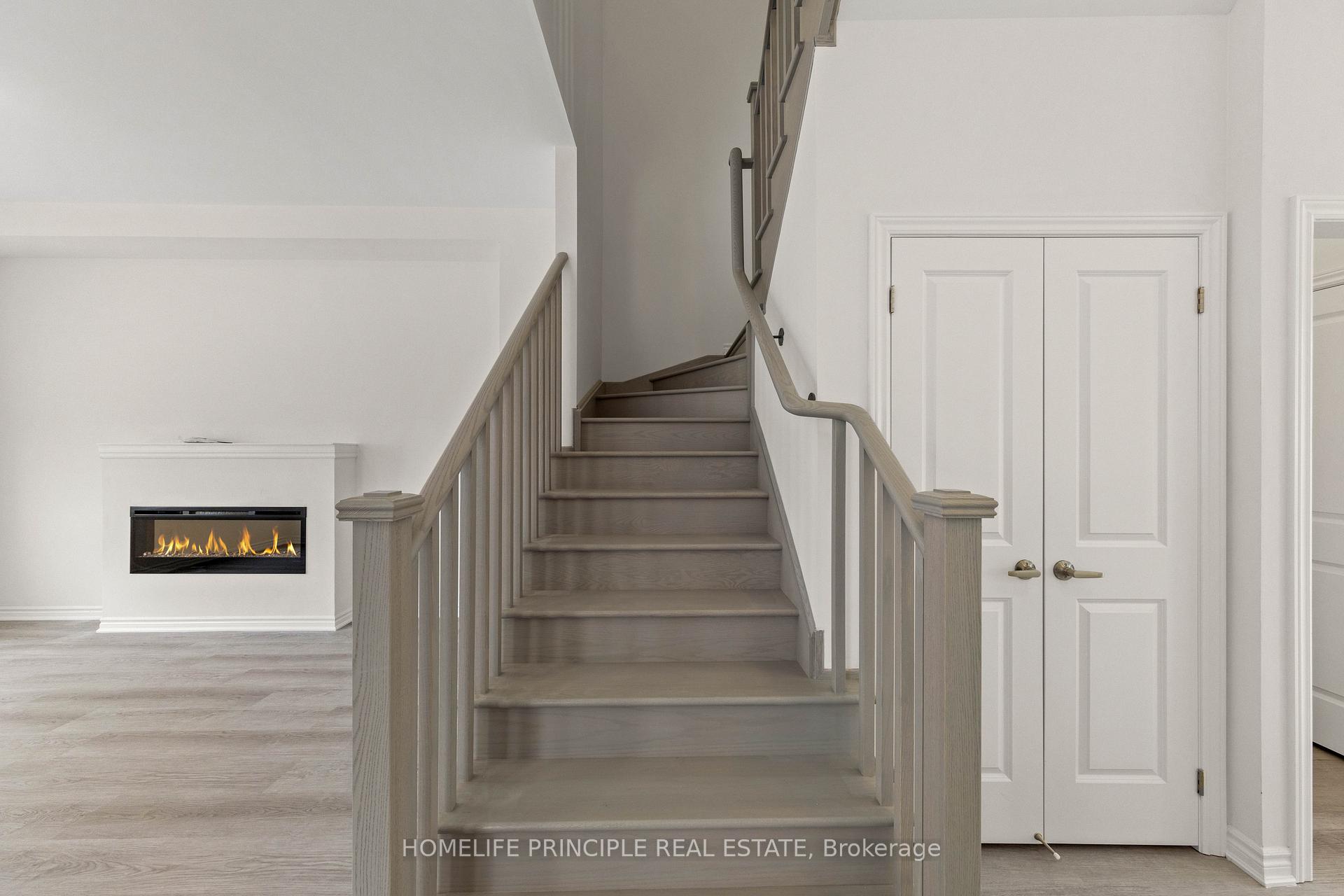 Photo 23 of 98 Inverary Crescent, Vaughan, Elder Mills — HOMEH