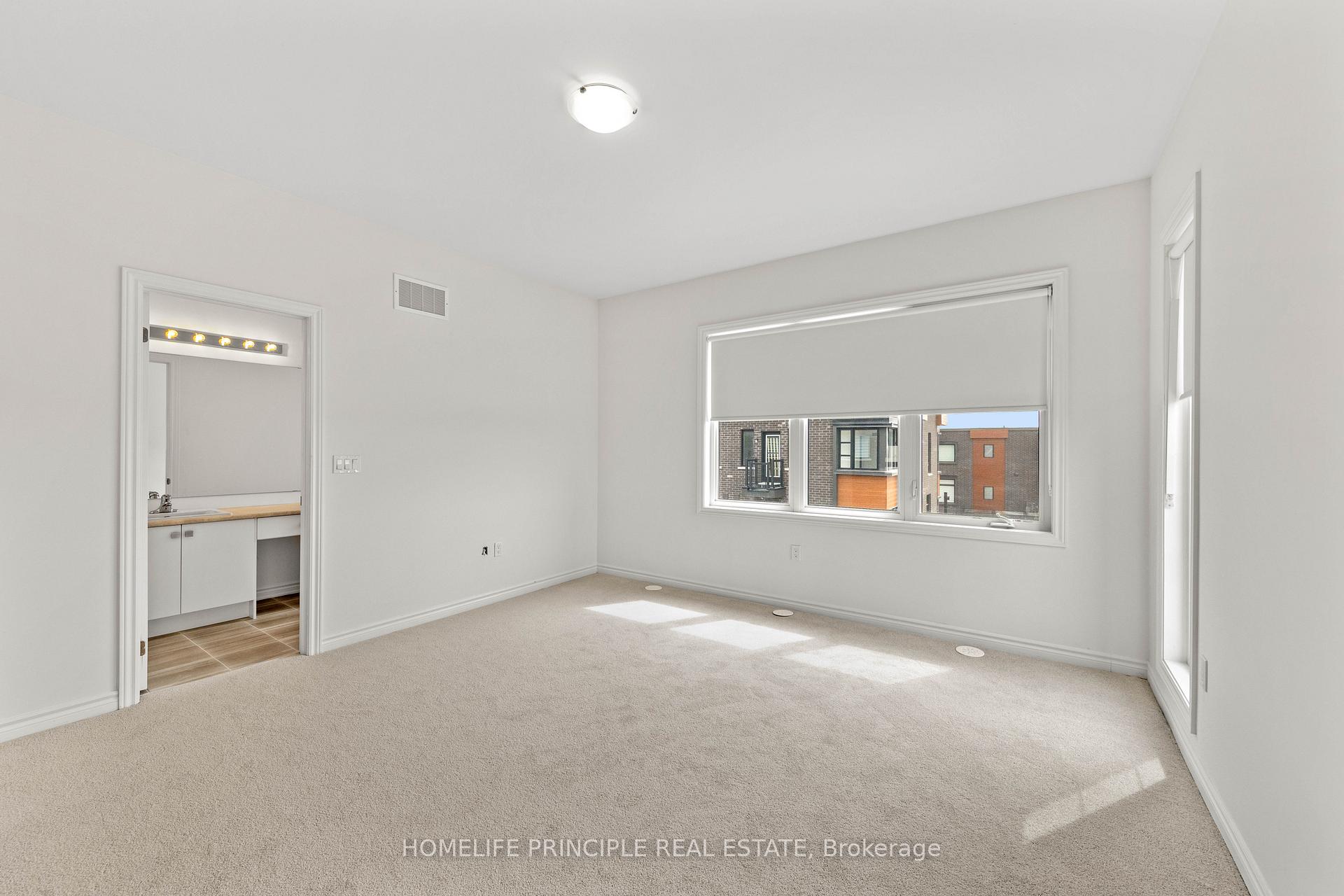 Photo 25 of 98 Inverary Crescent, Vaughan, Elder Mills — HOMEH
