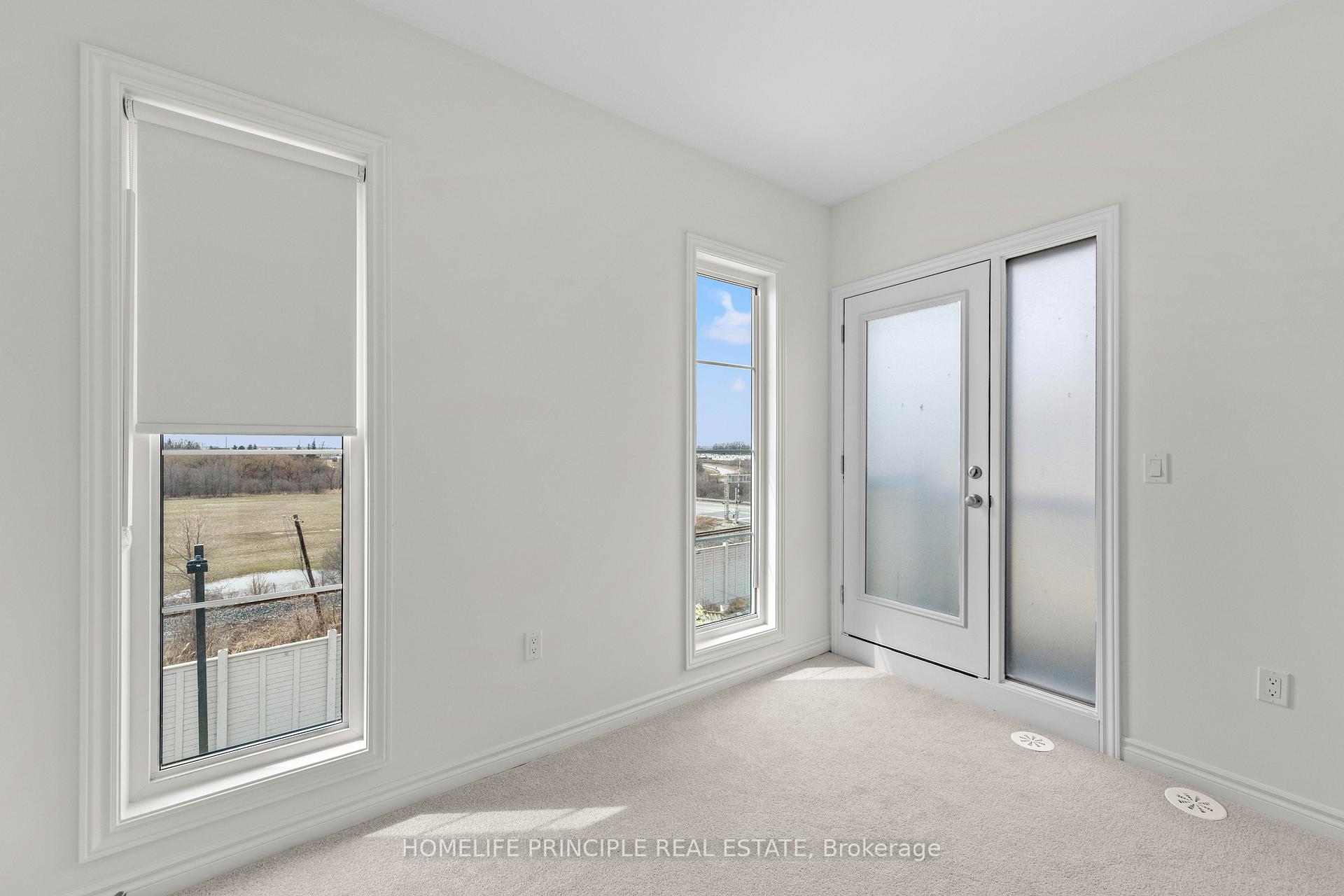 Photo 31 of 98 Inverary Crescent, Vaughan, Elder Mills — HOMEH