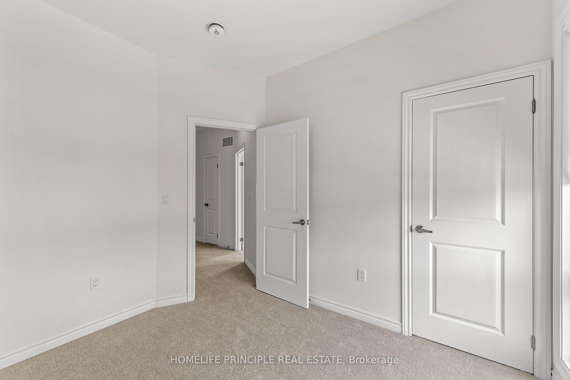 Photo 35 of 98 Inverary Crescent, Vaughan, Elder Mills — HOMEH