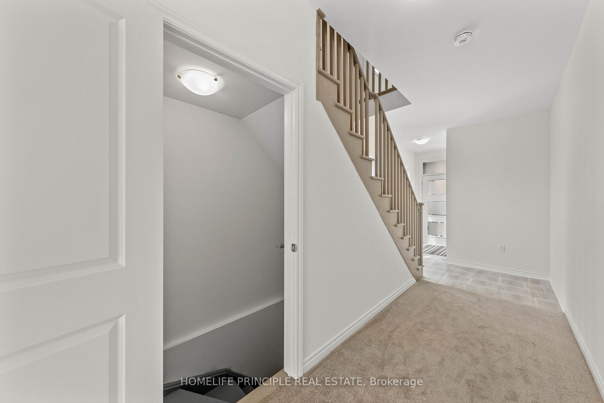 Photo 37 of 98 Inverary Crescent, Vaughan, Elder Mills — HOMEH