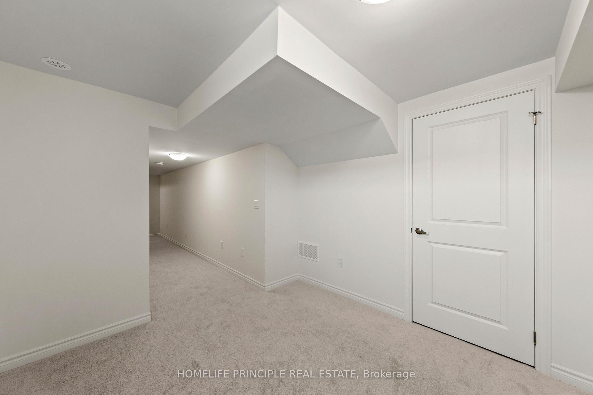 Photo 40 of 98 Inverary Crescent, Vaughan, Elder Mills — HOMEH
