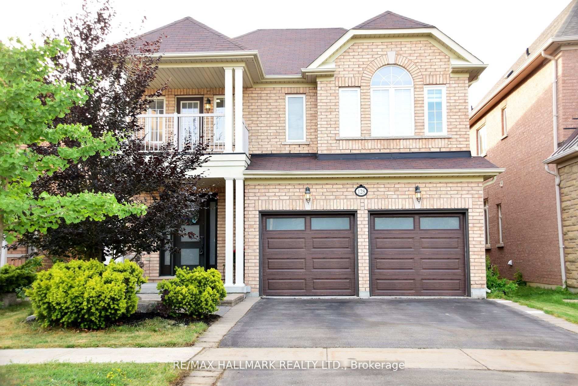 Photo 1 of 128 Wolf Creek Crescent, Vaughan, Patterson — HOMEH