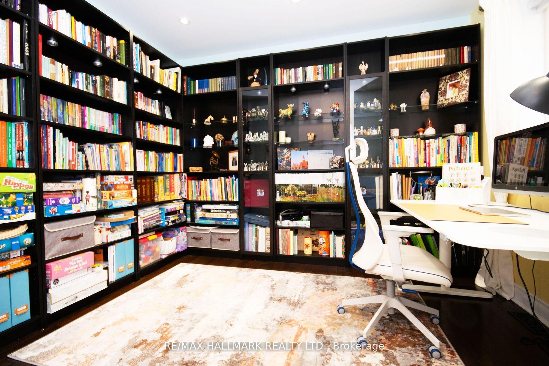 Photo 8 of 128 Wolf Creek Crescent, Vaughan, Patterson — HOMEH