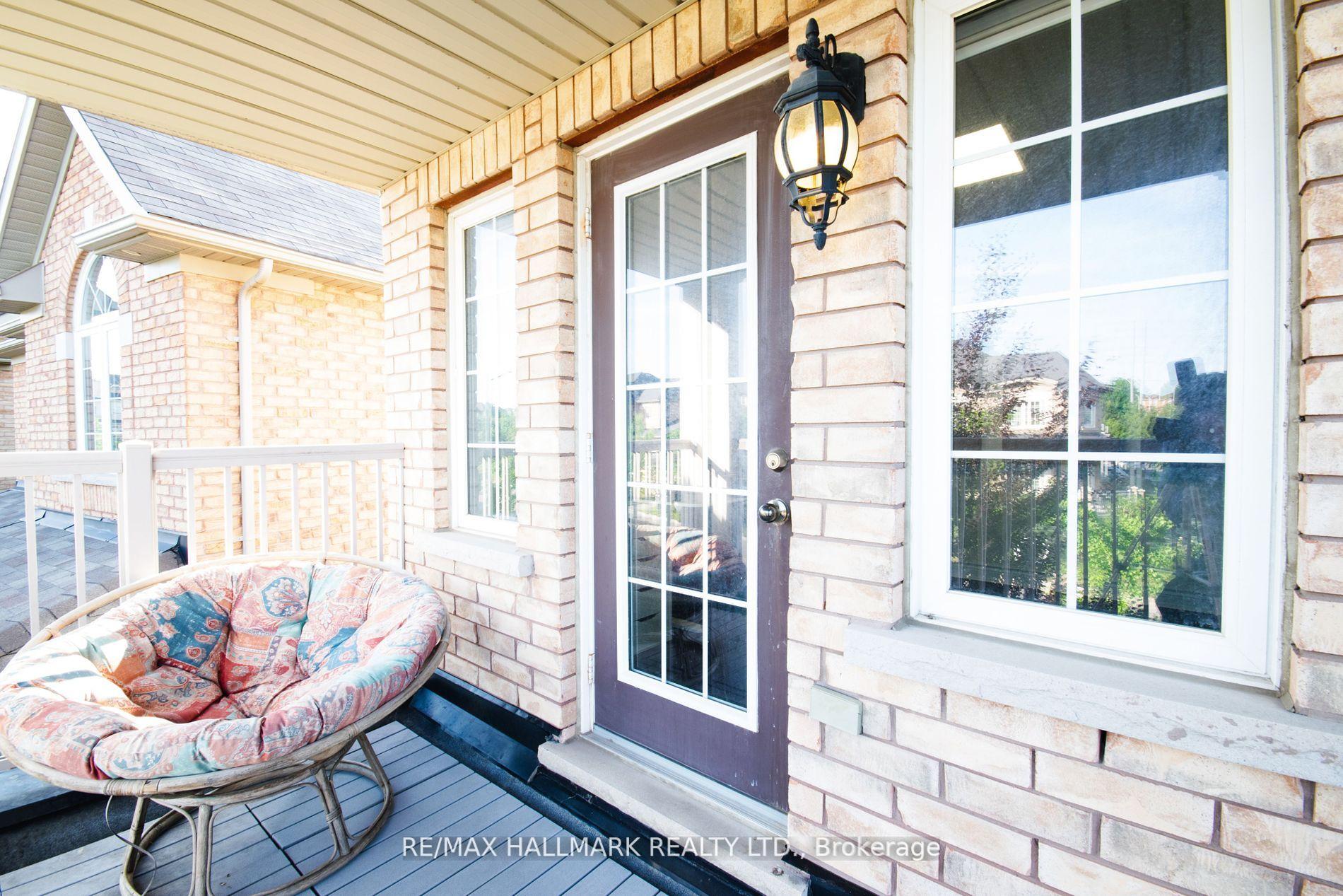 Photo 23 of 128 Wolf Creek Crescent, Vaughan, Patterson — HOMEH